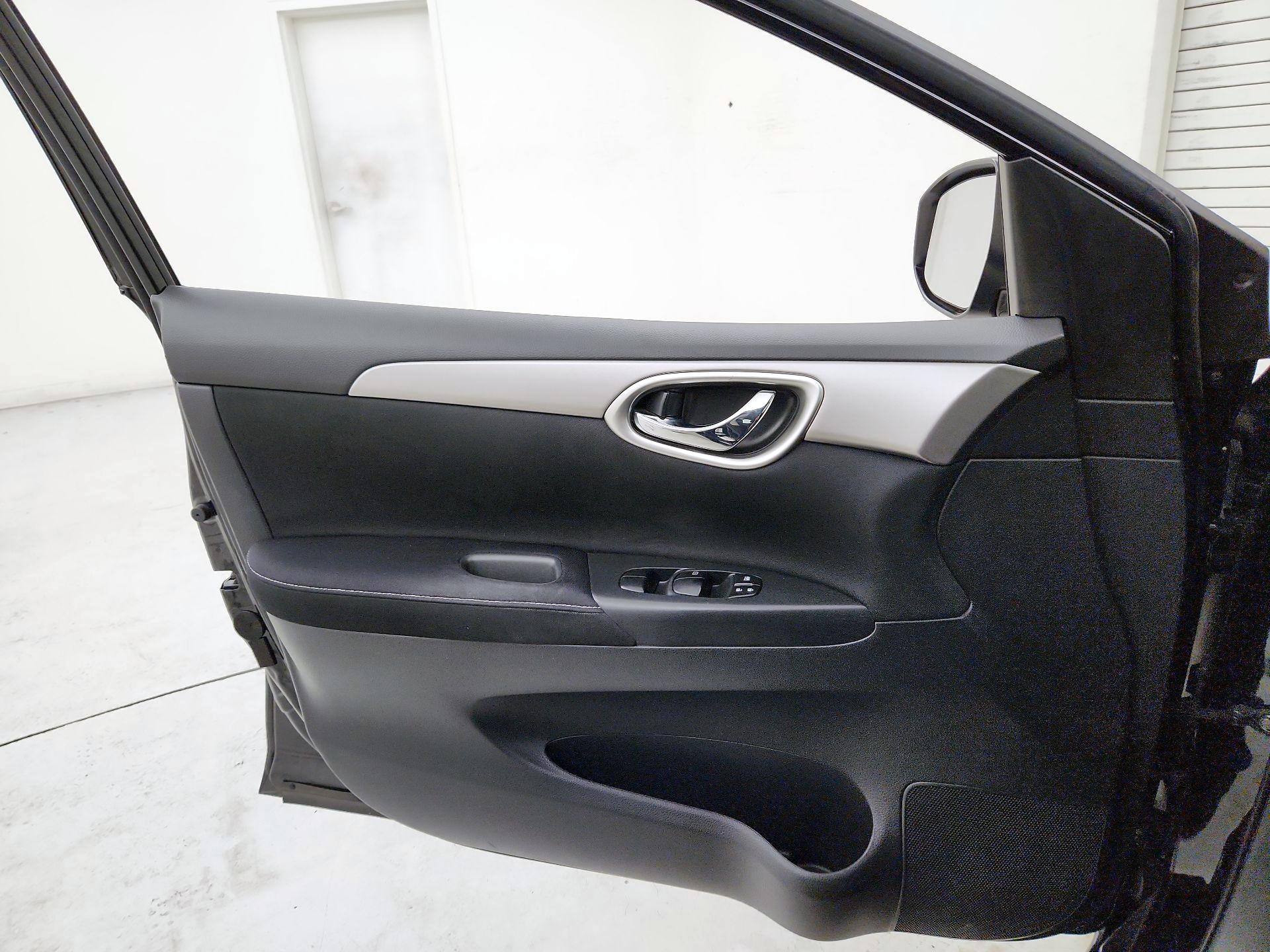 Thumbnail: 2014 Nissan Sentra - 12