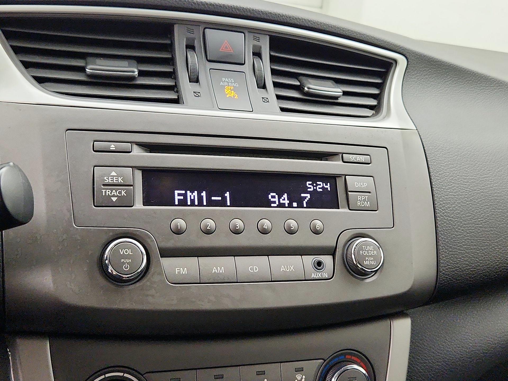 Thumbnail: 2014 Nissan Sentra - 14