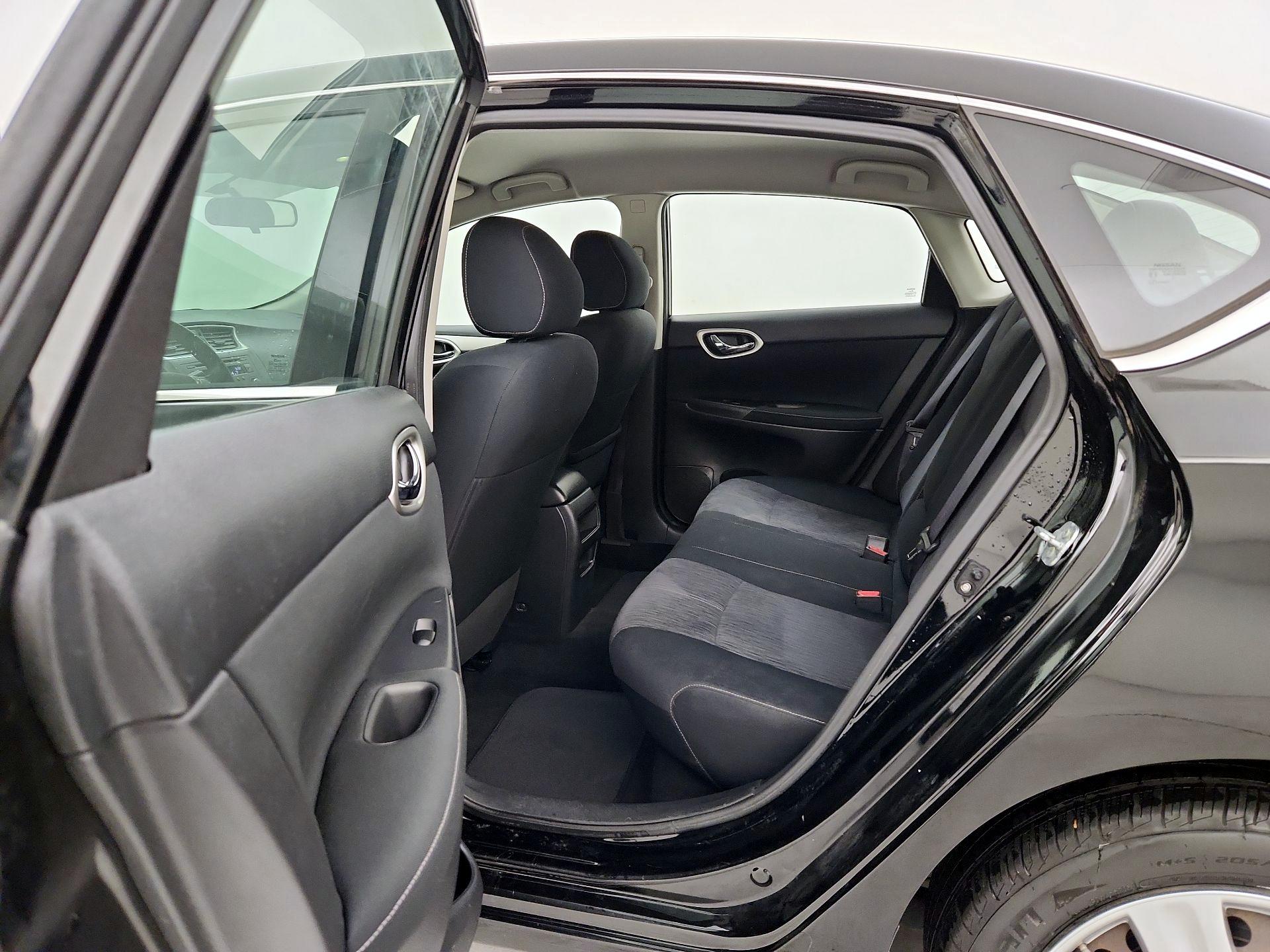 Thumbnail: 2014 Nissan Sentra - 18