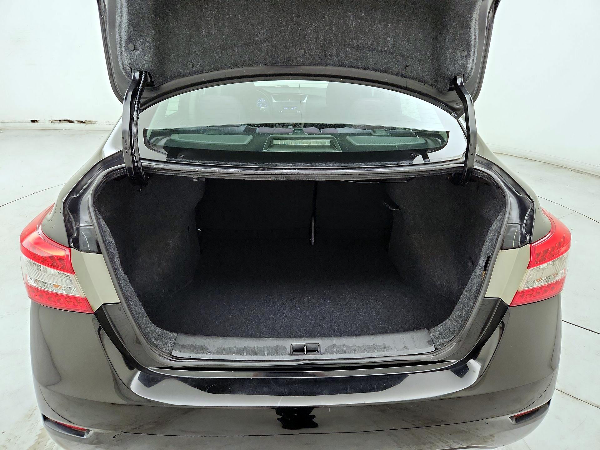 Thumbnail: 2014 Nissan Sentra - 19