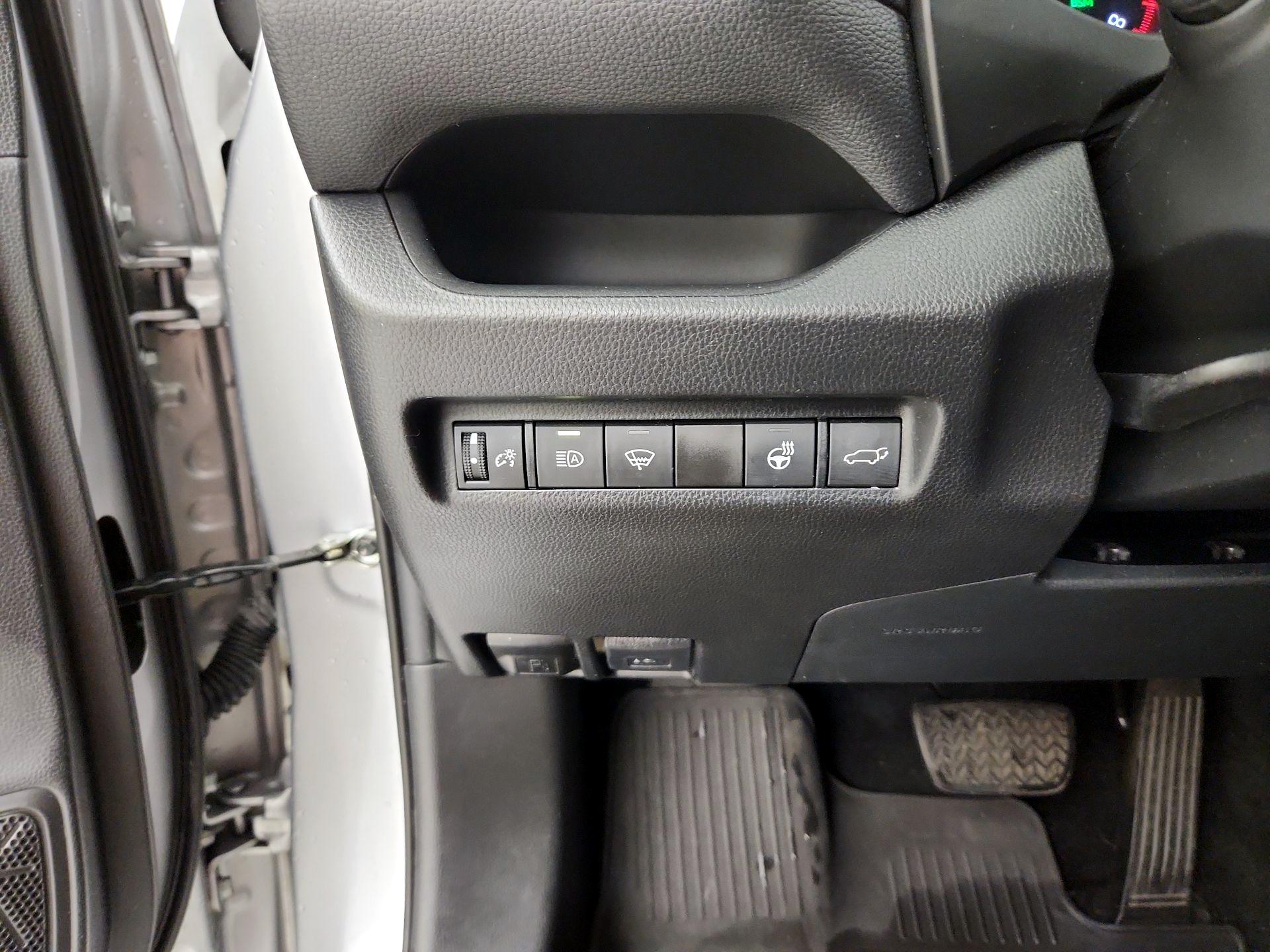 Thumbnail: 2021 Toyota RAV4 - 13