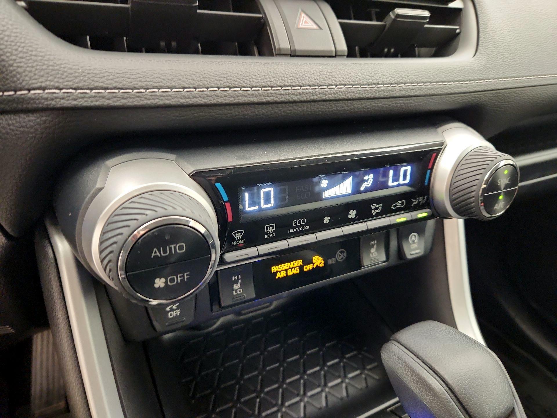 Thumbnail: 2021 Toyota RAV4 - 16