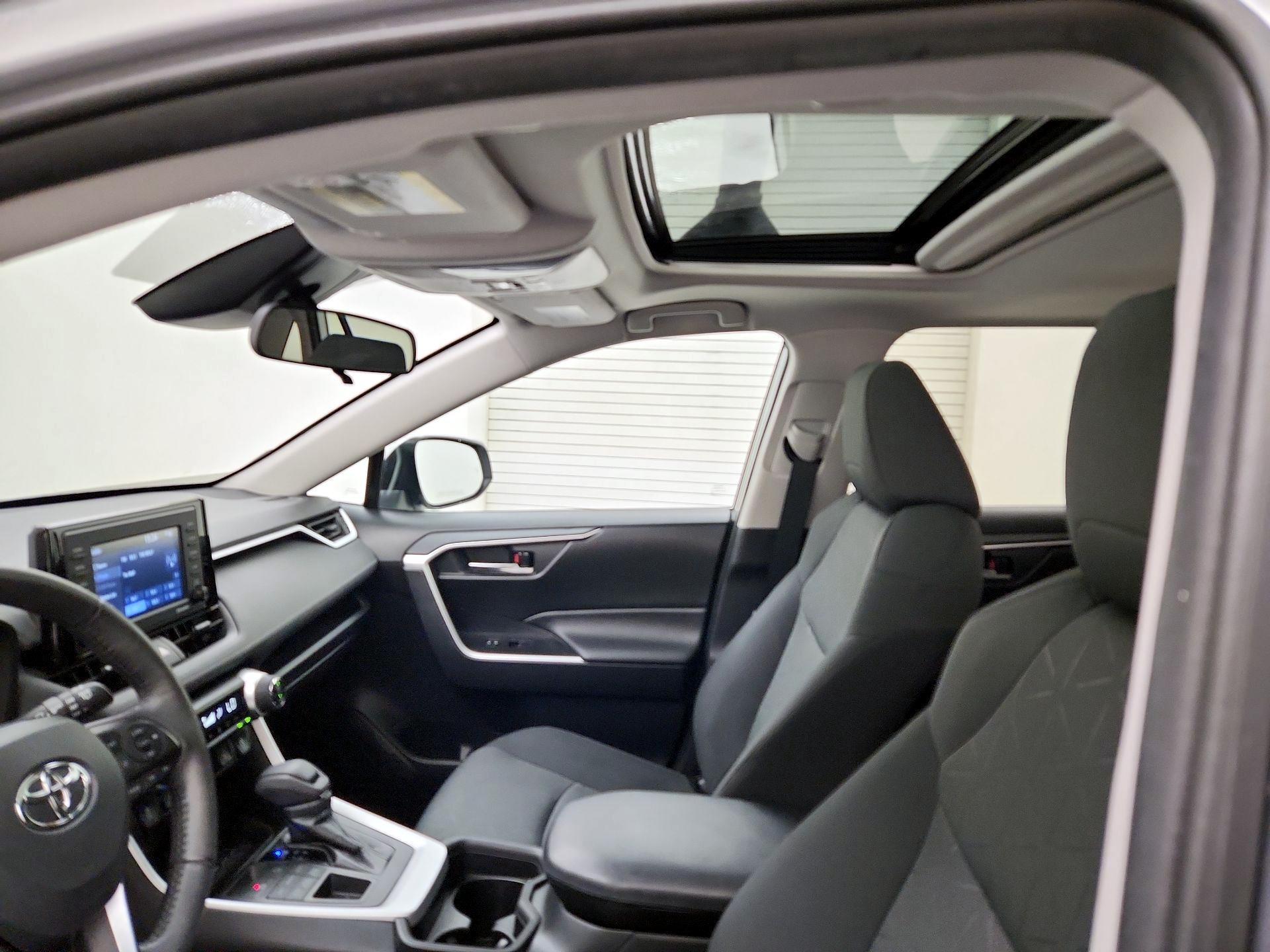 Thumbnail: 2021 Toyota RAV4 - 19