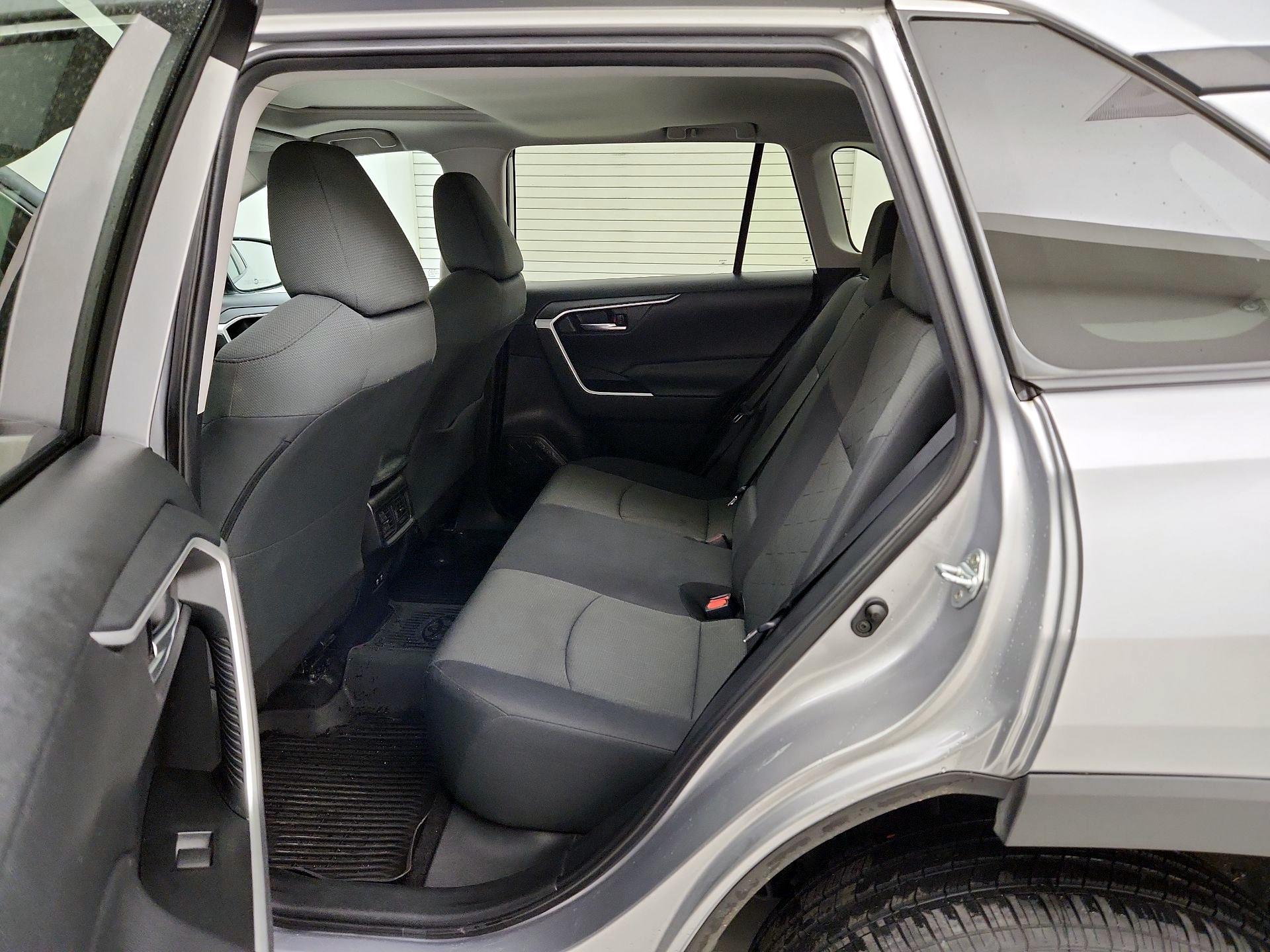 Thumbnail: 2021 Toyota RAV4 - 20