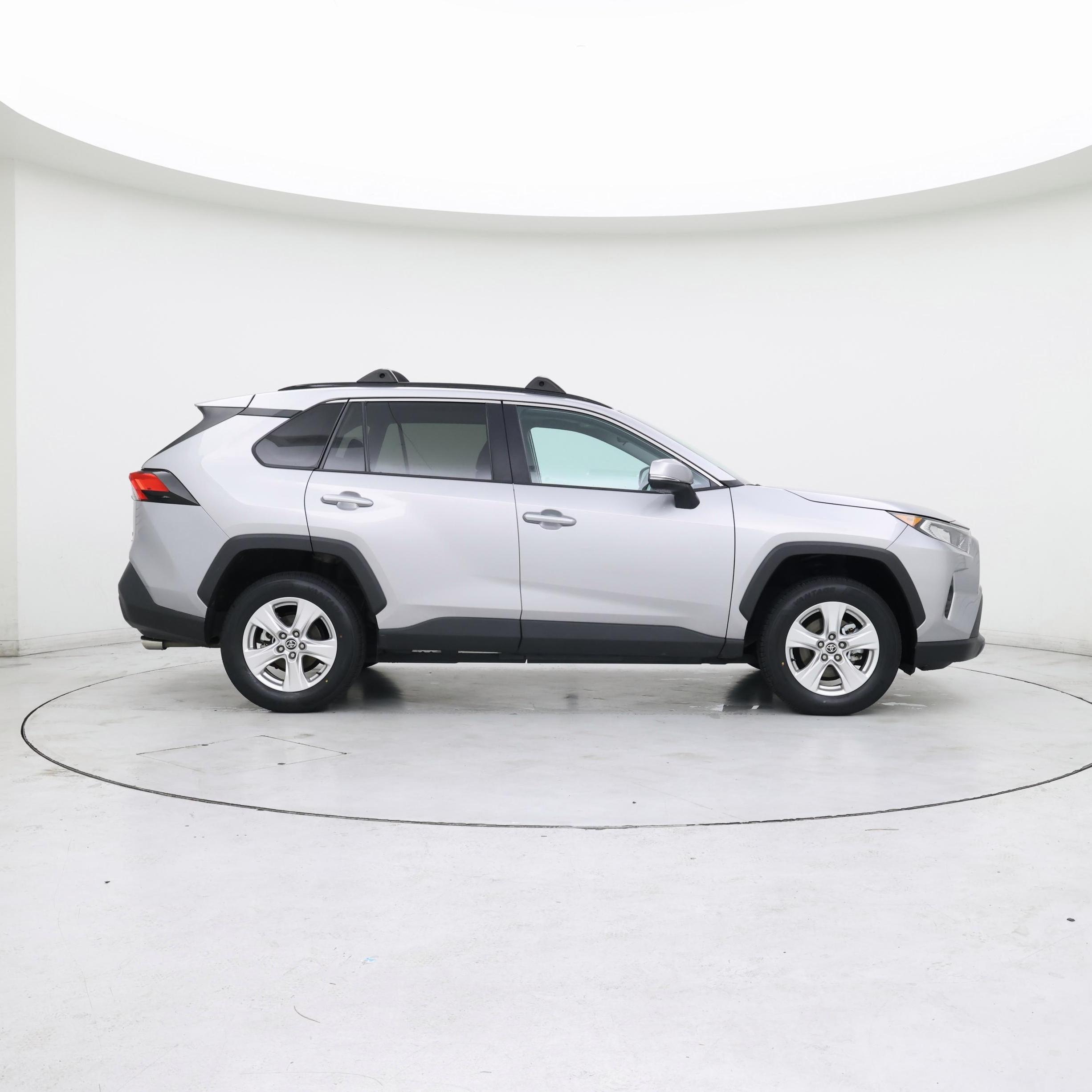 Thumbnail: 2021 Toyota RAV4 - 7