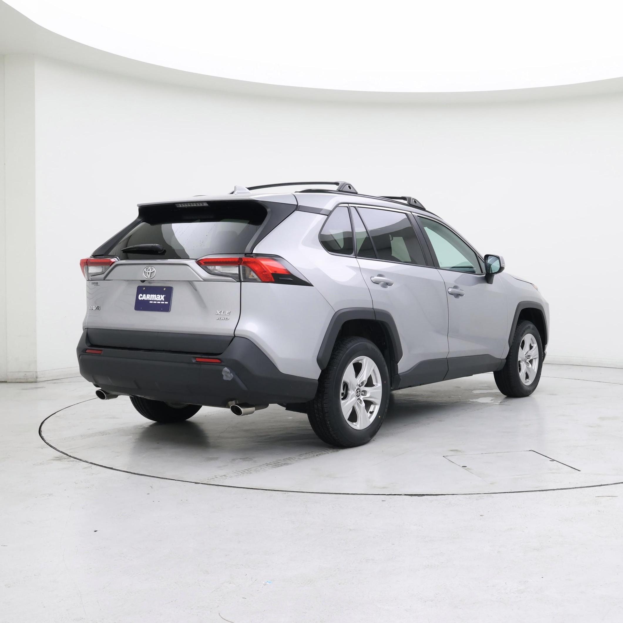 Thumbnail: 2021 Toyota RAV4 - 8