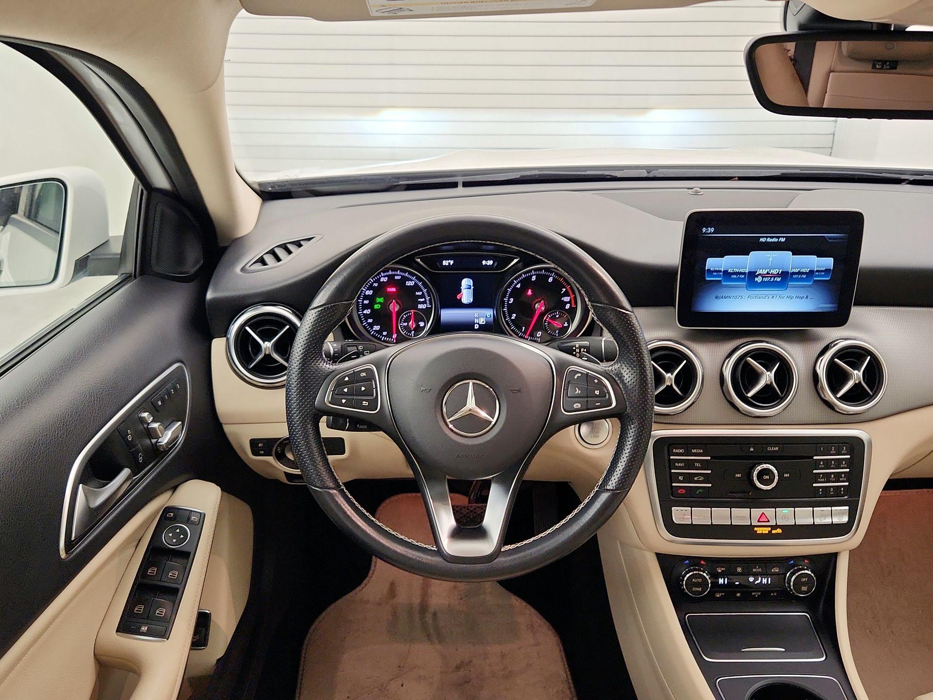 Thumbnail: 2020 Mercedes-Benz GLA - 10