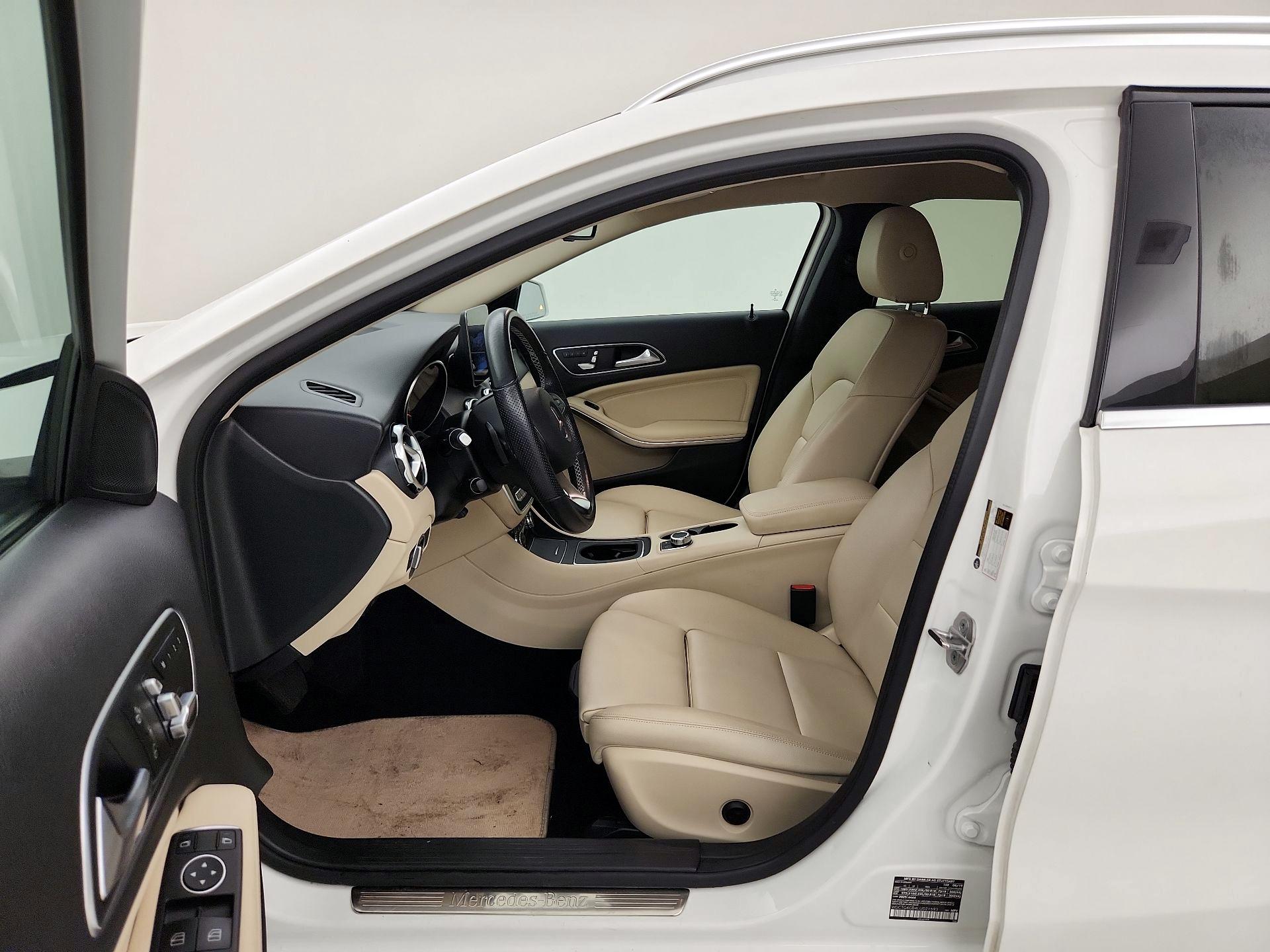 Thumbnail: 2020 Mercedes-Benz GLA - 11