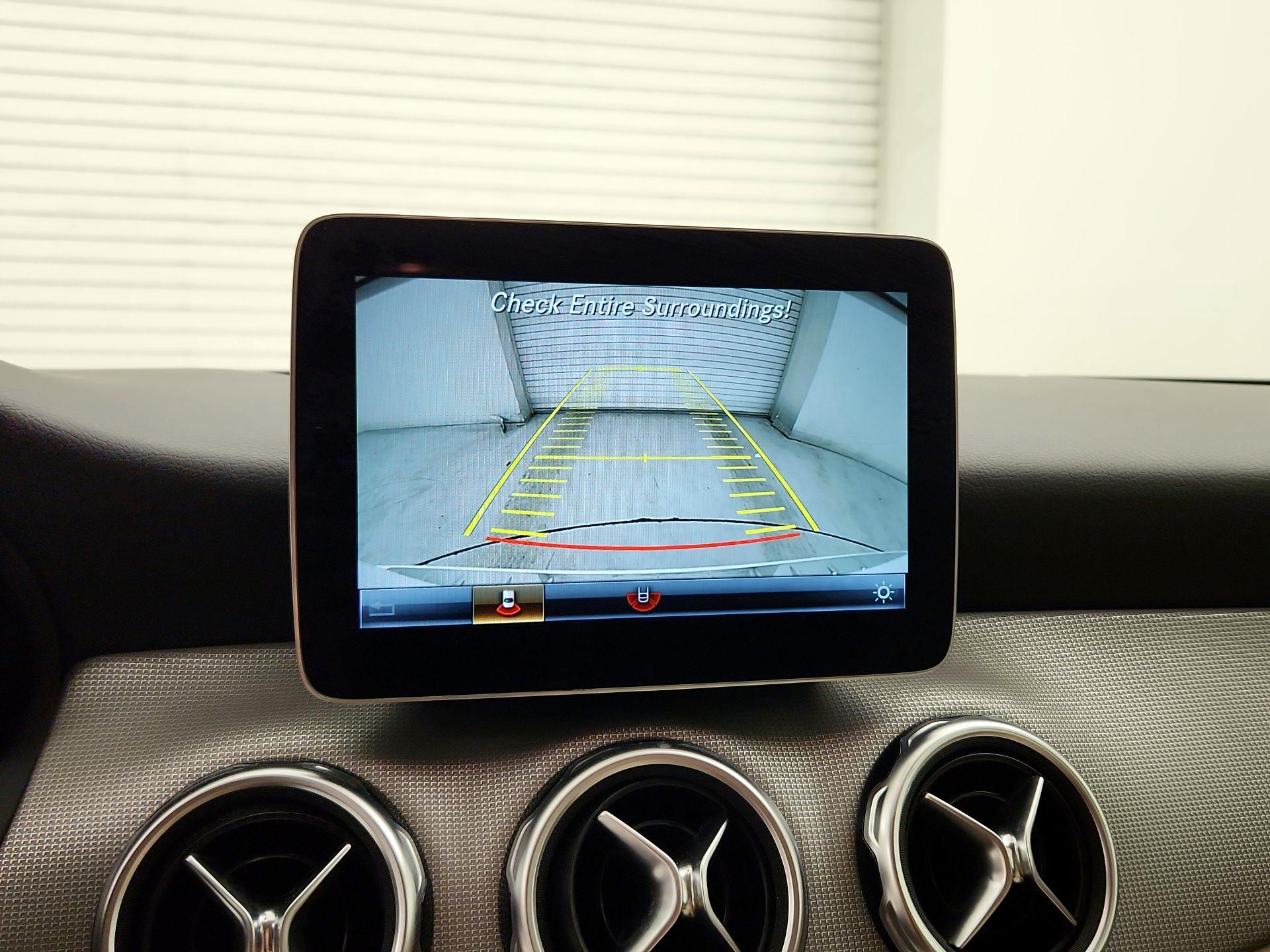 Thumbnail: 2020 Mercedes-Benz GLA - 14