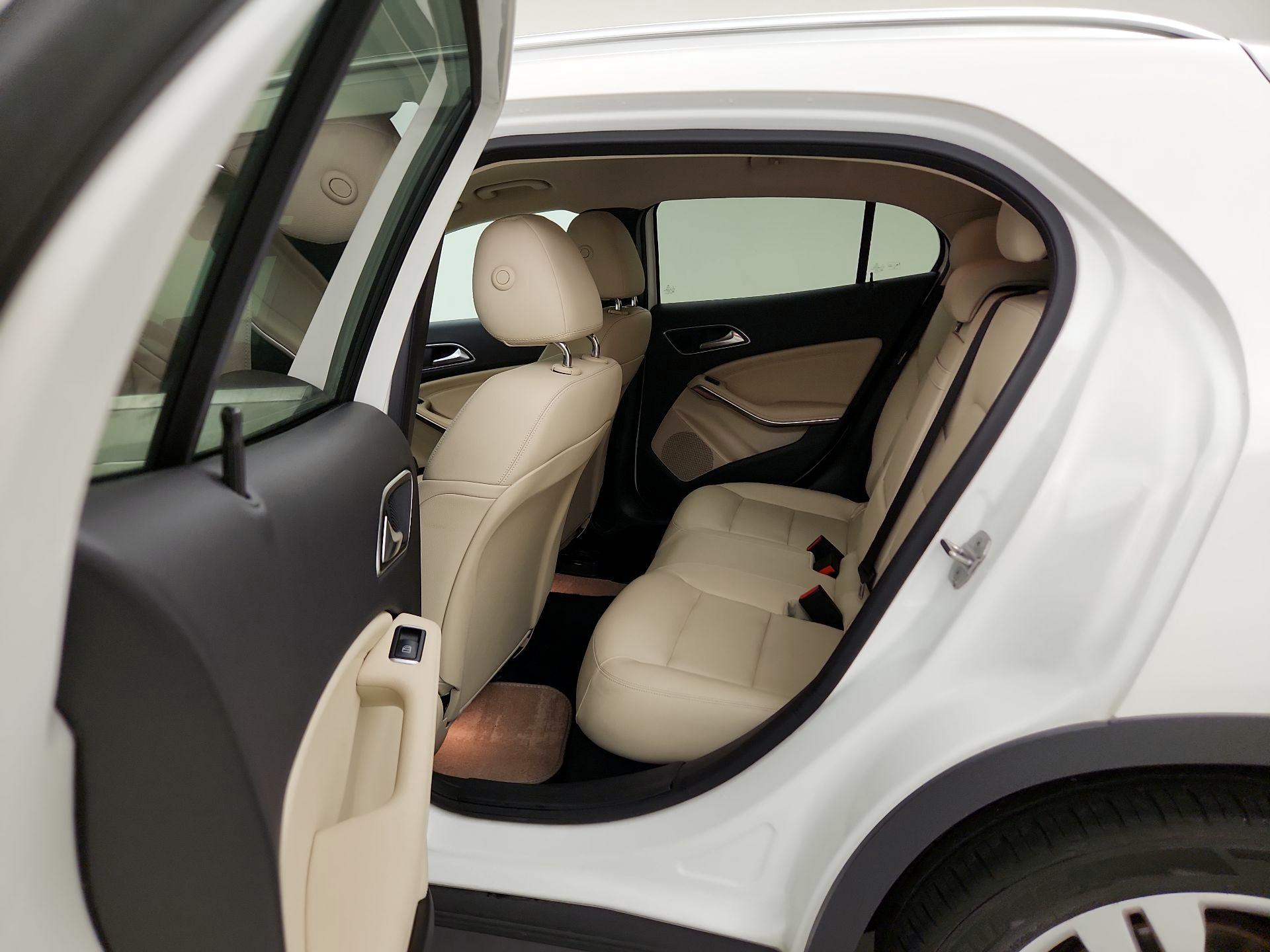 Thumbnail: 2020 Mercedes-Benz GLA - 19