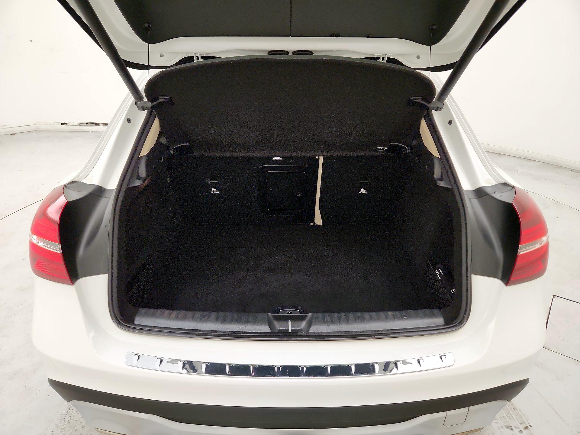 Thumbnail: 2020 Mercedes-Benz GLA - 20