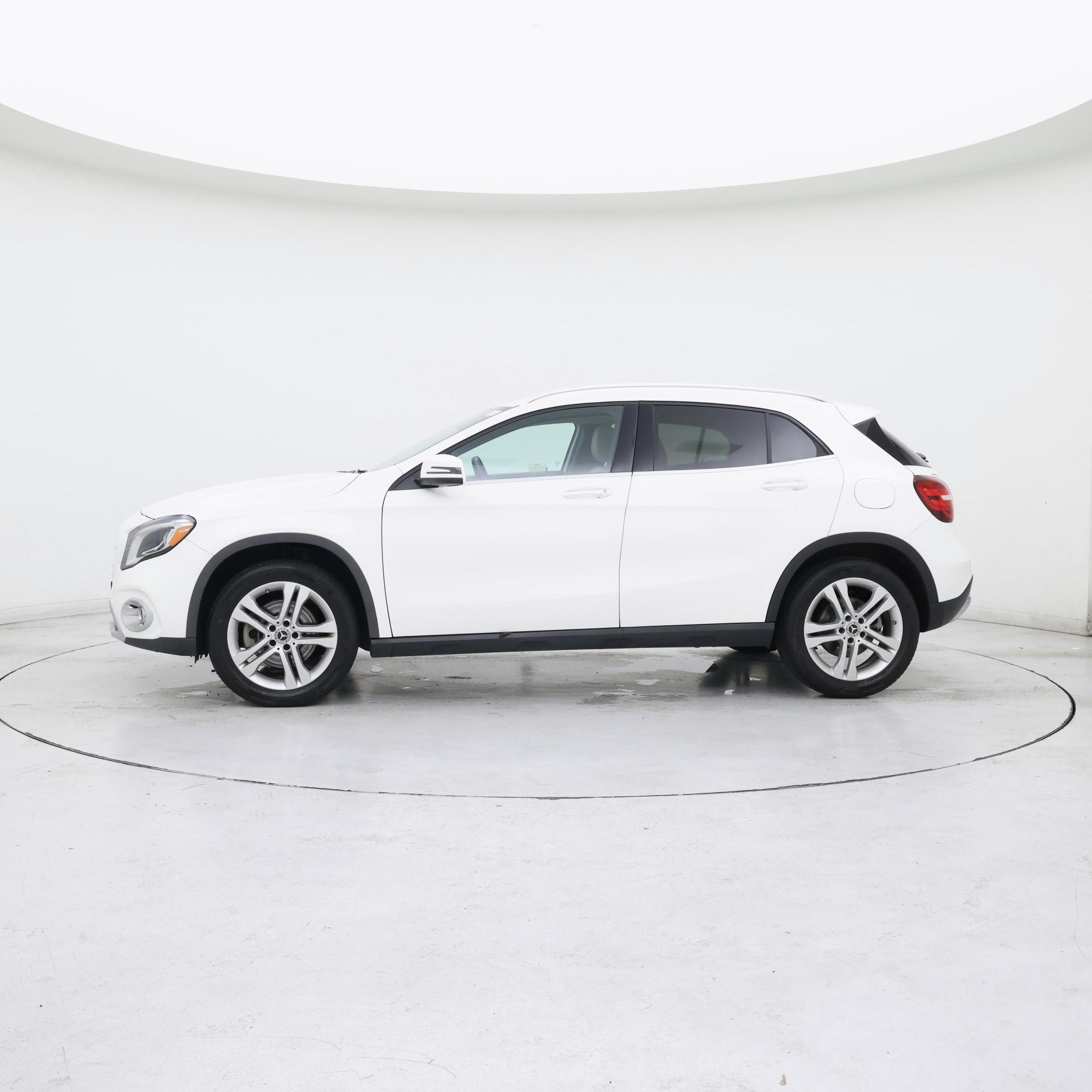 Thumbnail: 2020 Mercedes-Benz GLA - 3