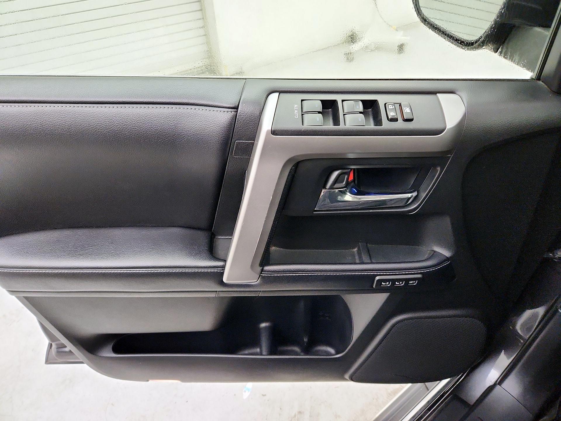 Thumbnail: 2018 Toyota 4Runner - 12