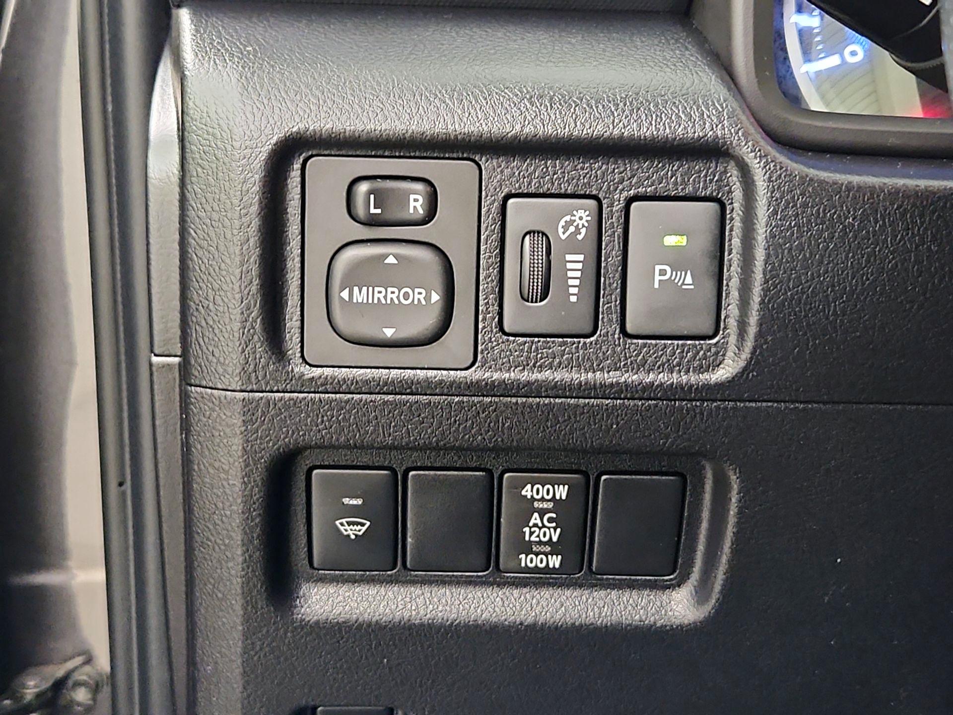 Thumbnail: 2018 Toyota 4Runner - 13