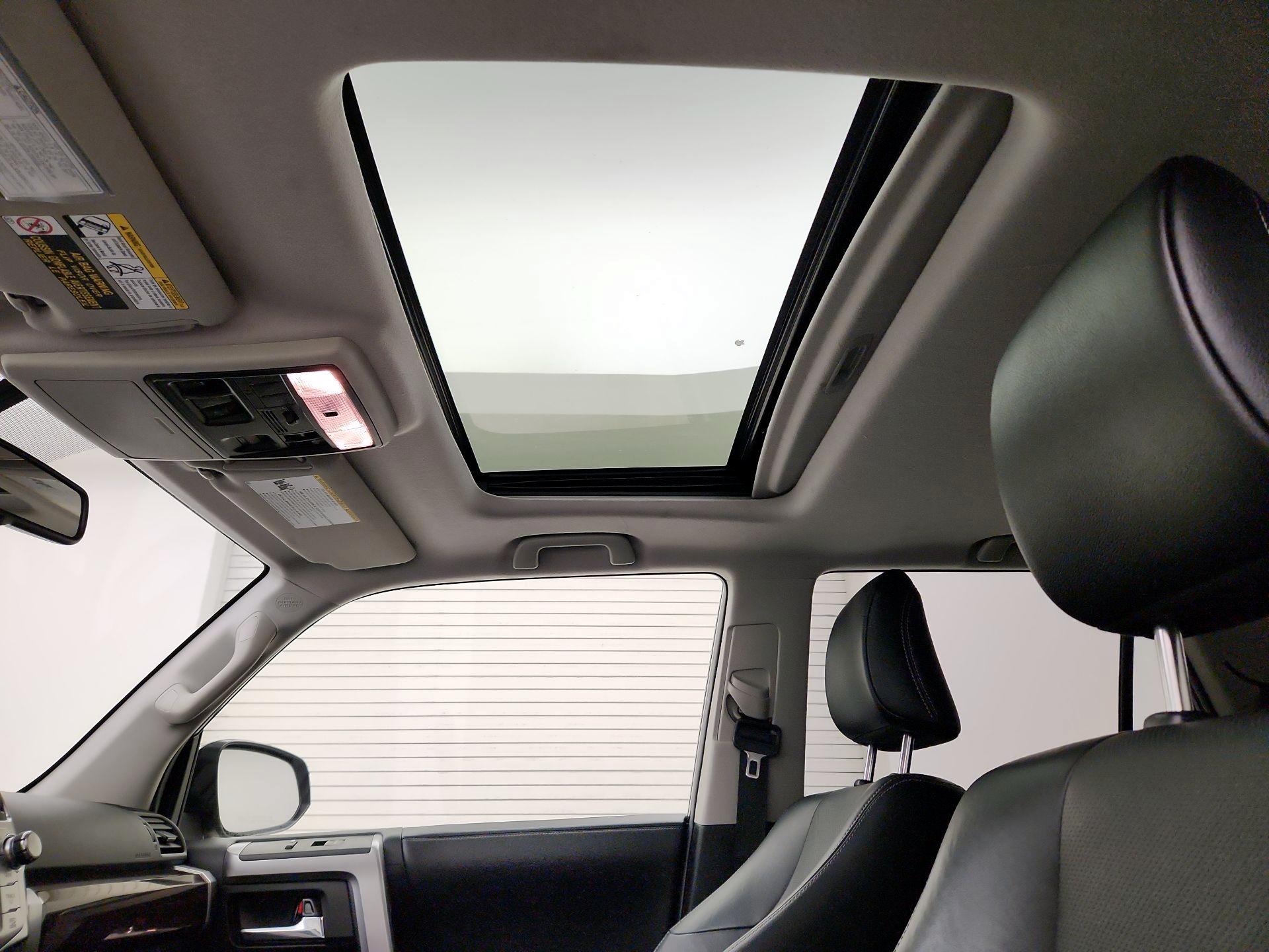 Thumbnail: 2018 Toyota 4Runner - 20