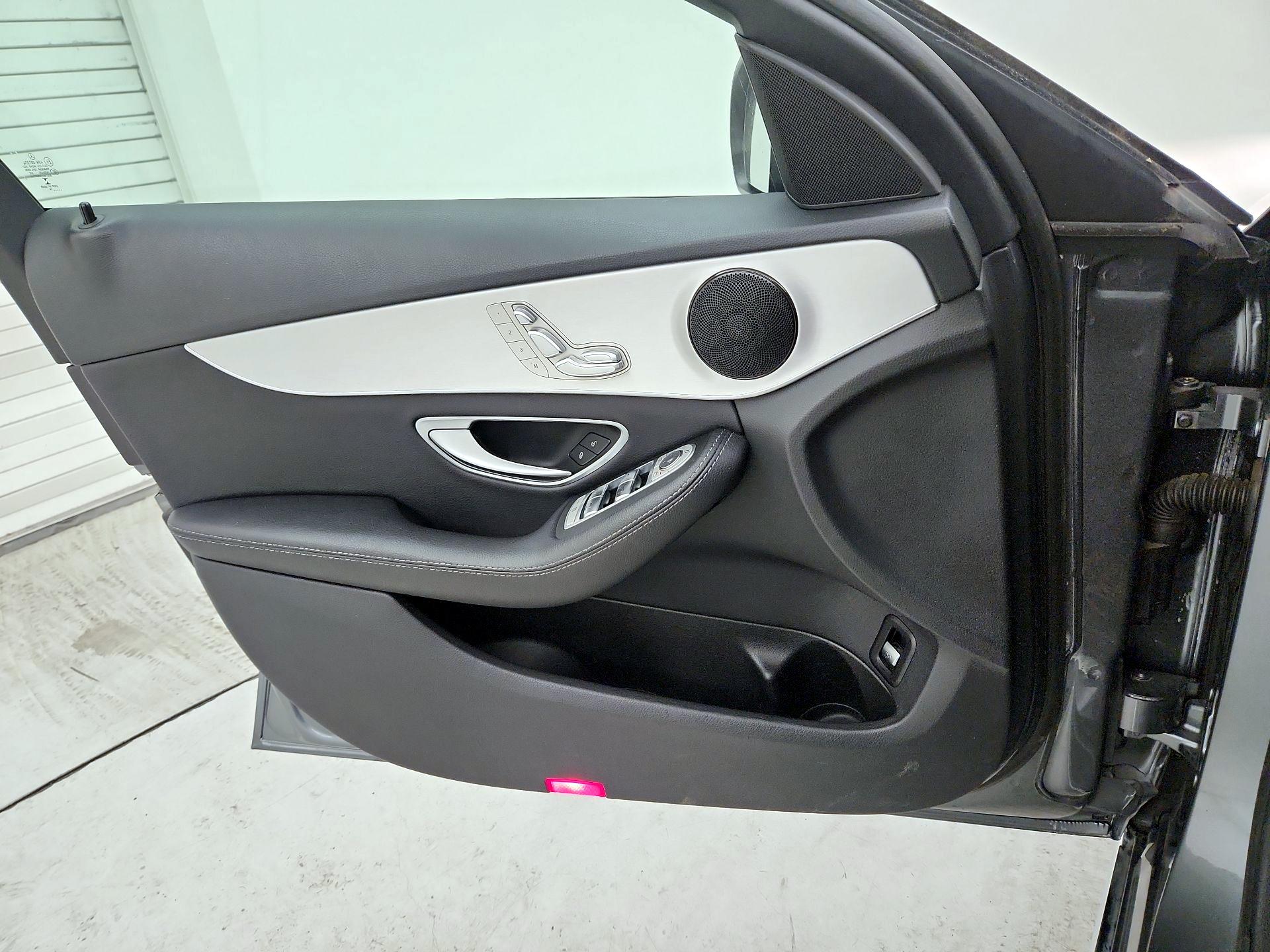 Thumbnail: 2018 Mercedes-Benz C-Class - 12