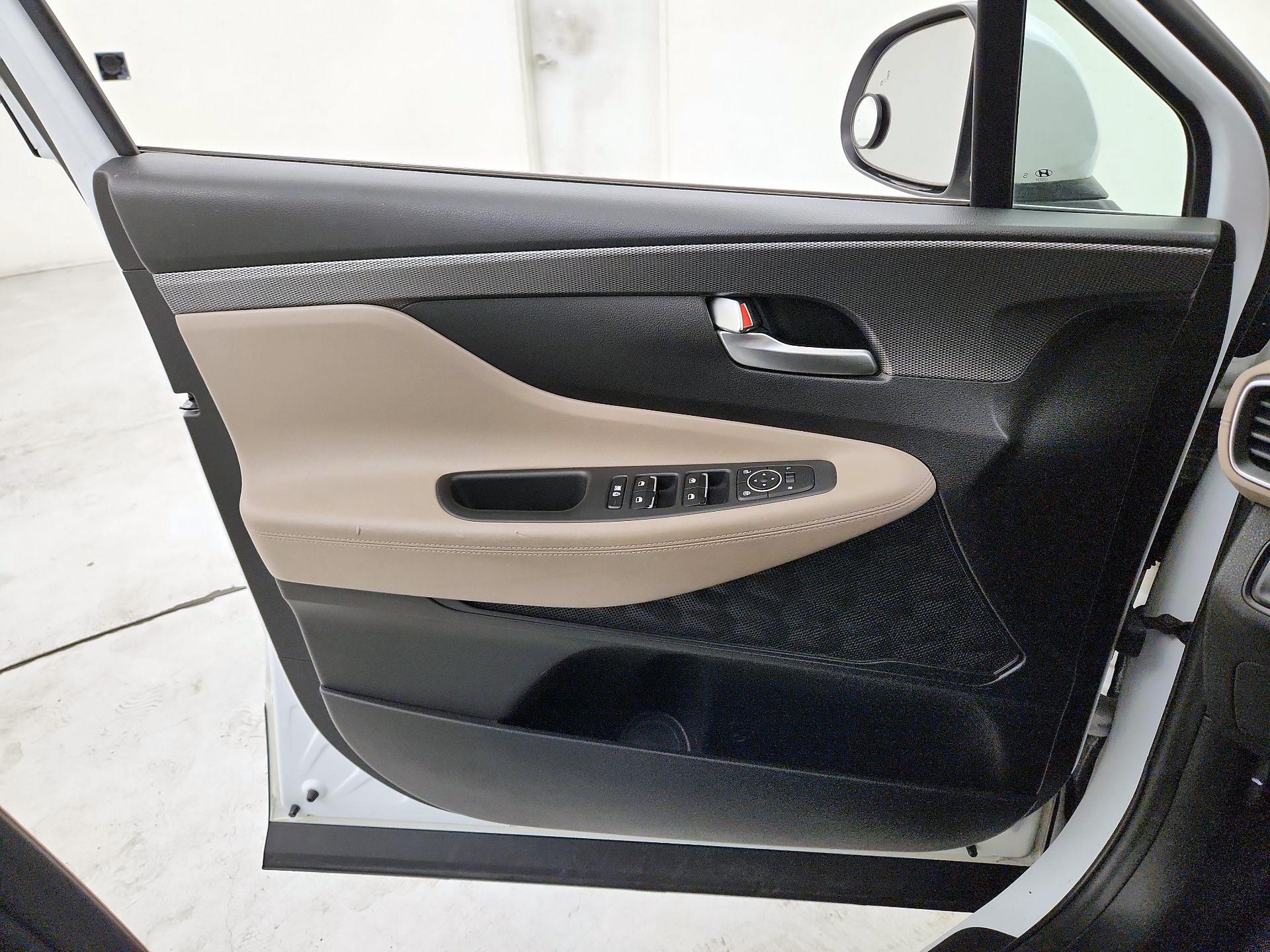 Thumbnail: 2019 Hyundai Santa Fe - 12