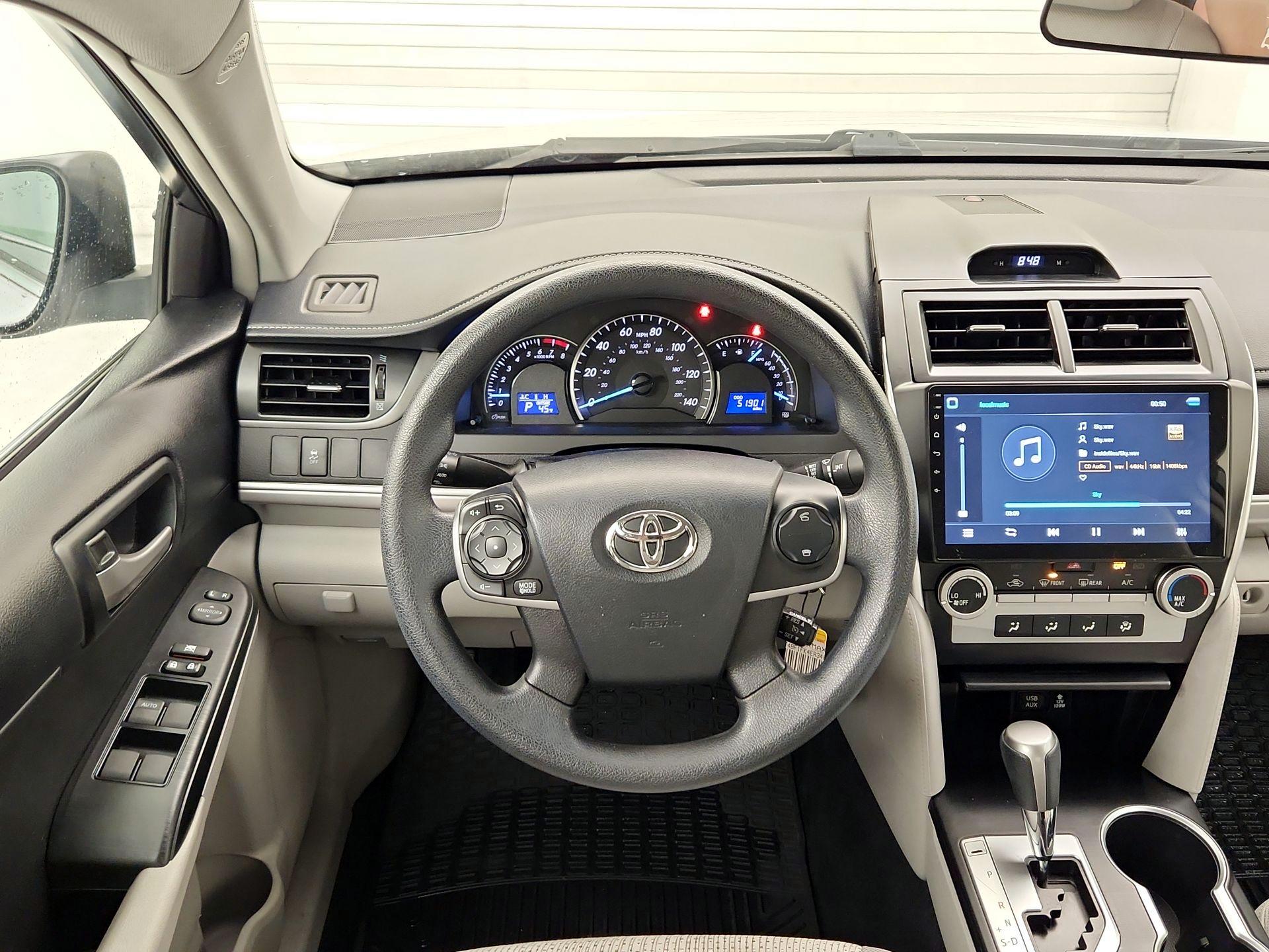 Thumbnail: 2014 Toyota Camry - 10