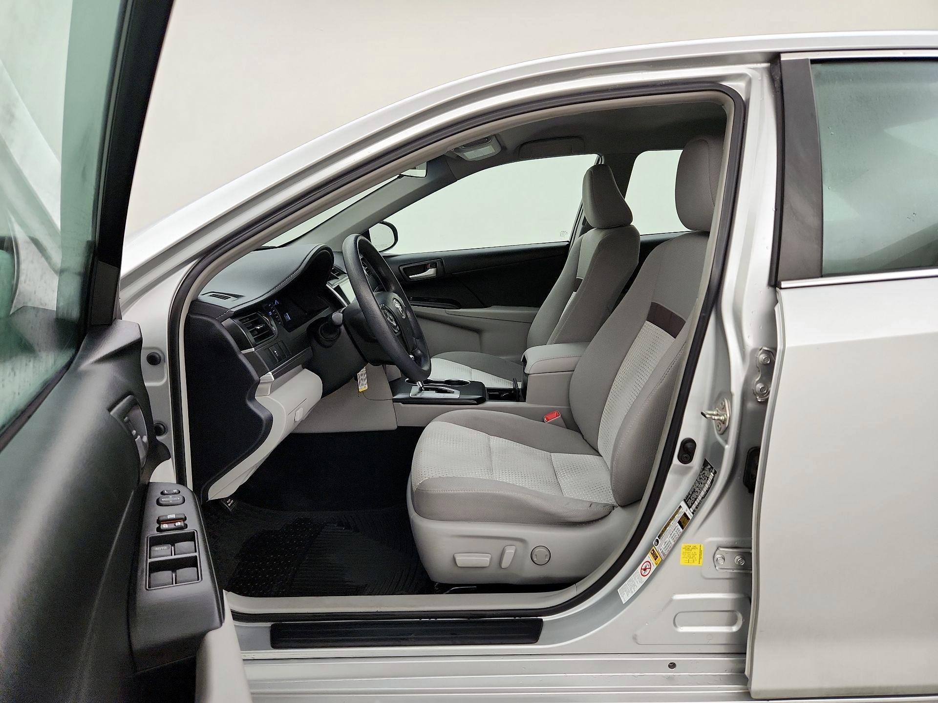 Thumbnail: 2014 Toyota Camry - 11