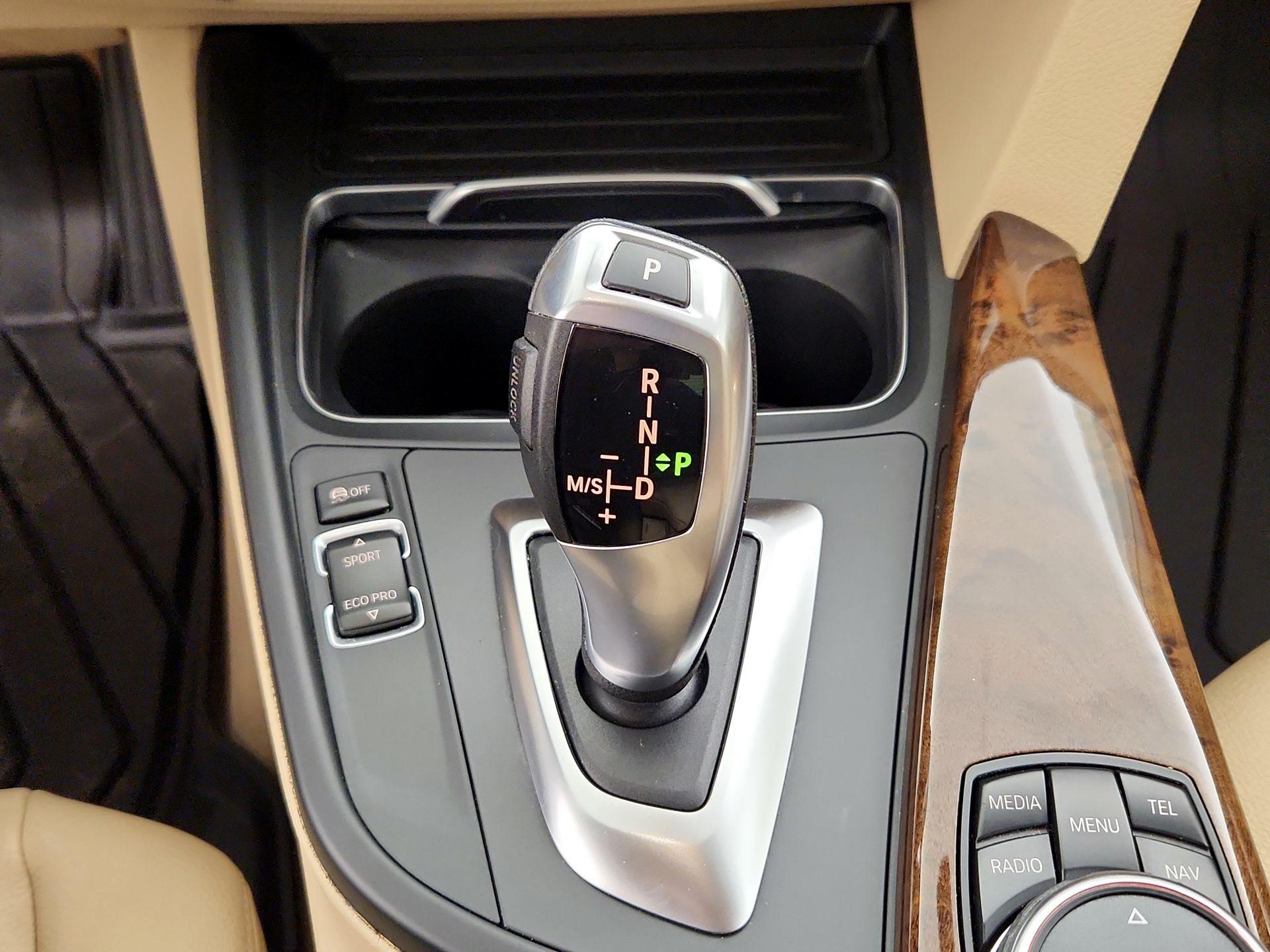 Thumbnail: 2016 BMW 3 Series - 17