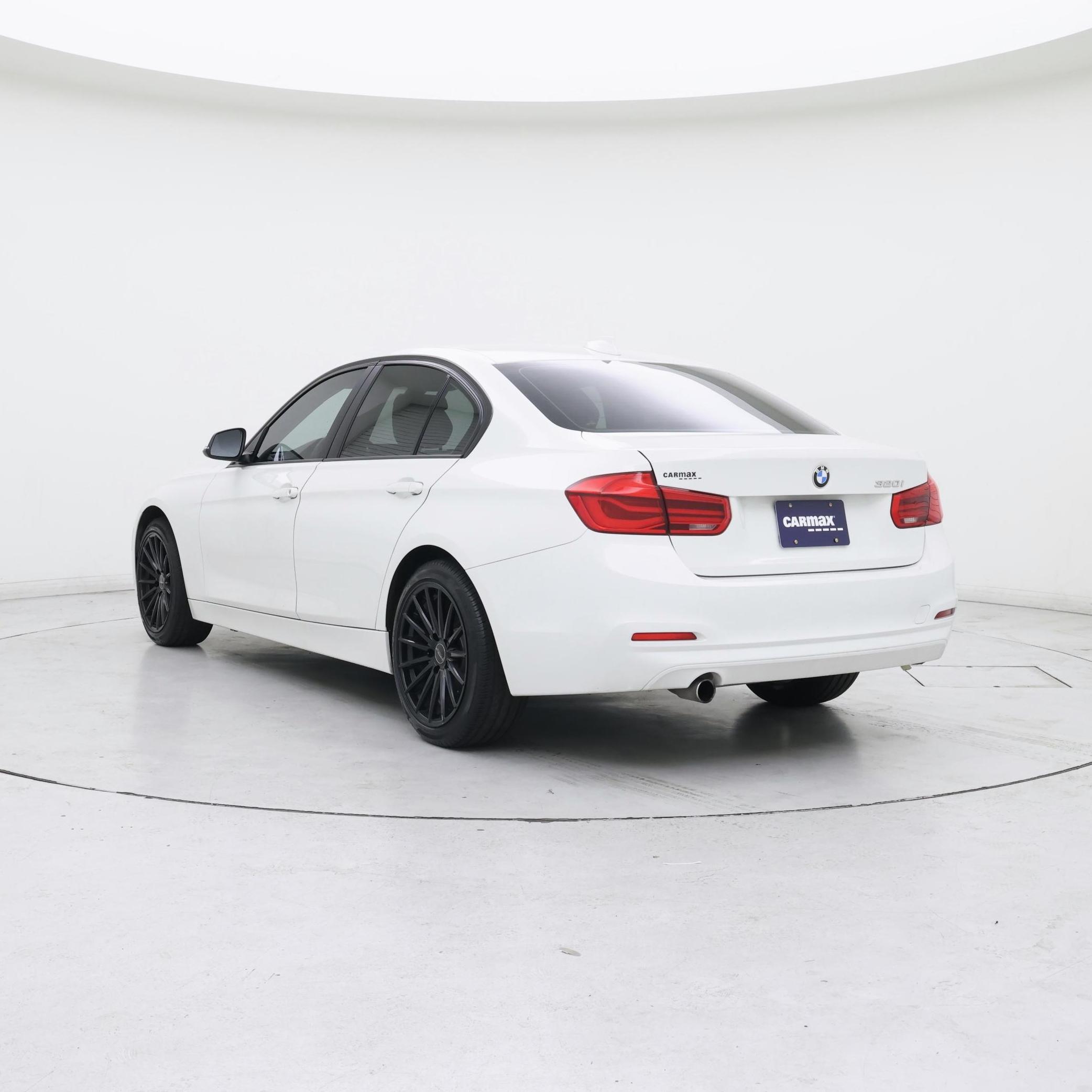 Thumbnail: 2016 BMW 3 Series - 2