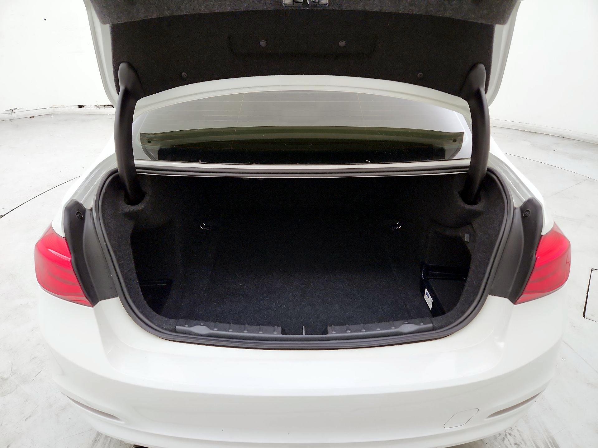 Thumbnail: 2016 BMW 3 Series - 20