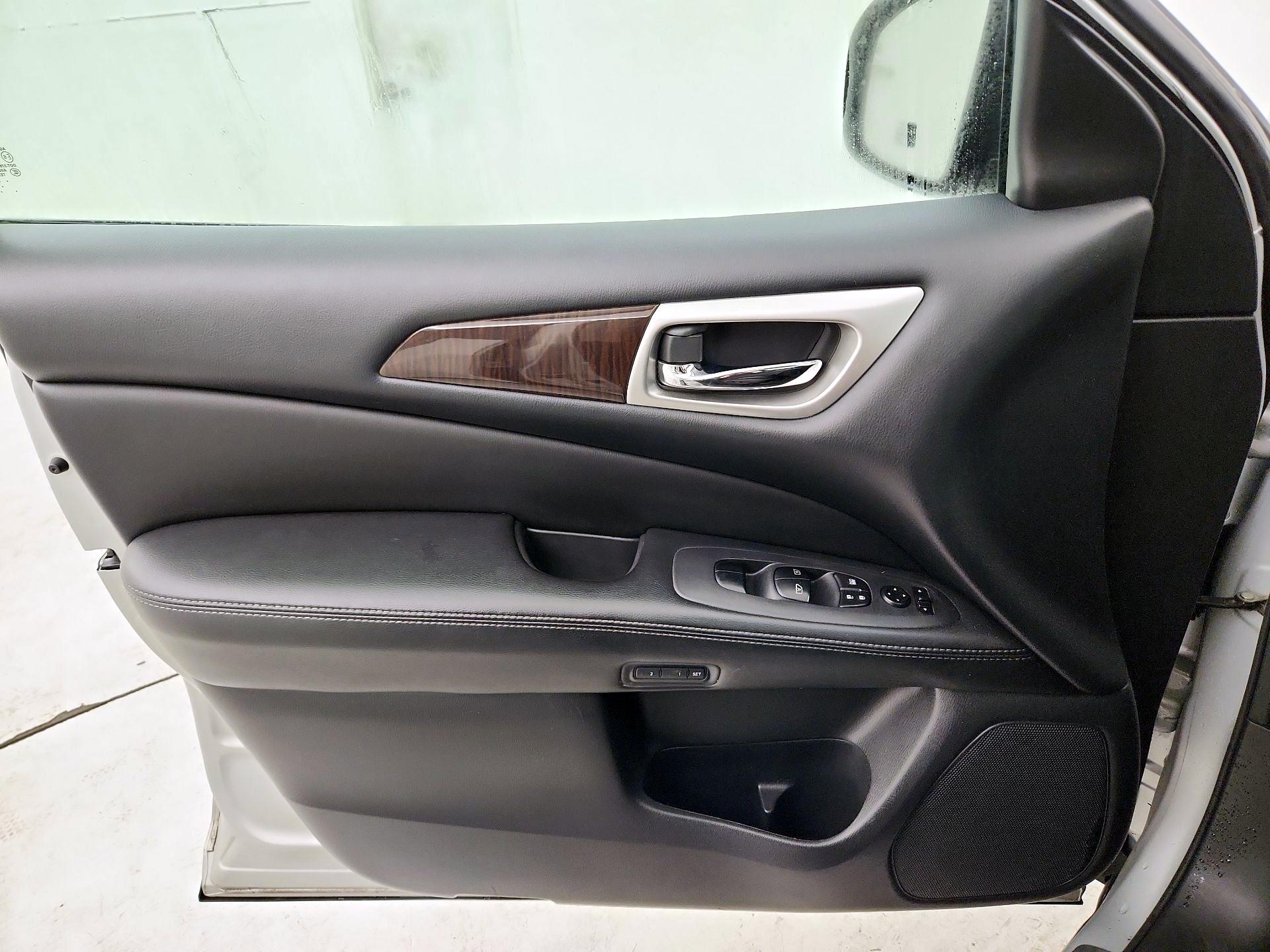 Thumbnail: 2014 Nissan Pathfinder - 12