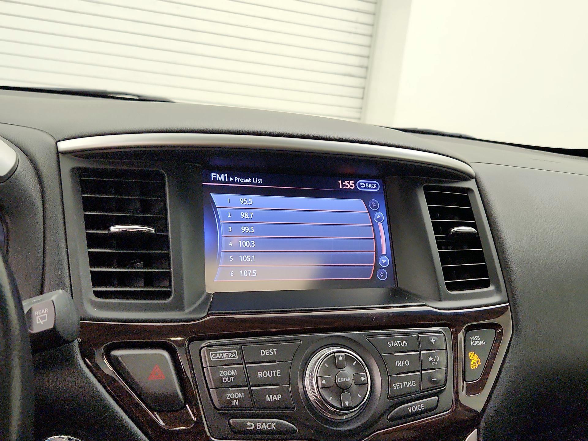 Thumbnail: 2014 Nissan Pathfinder - 16