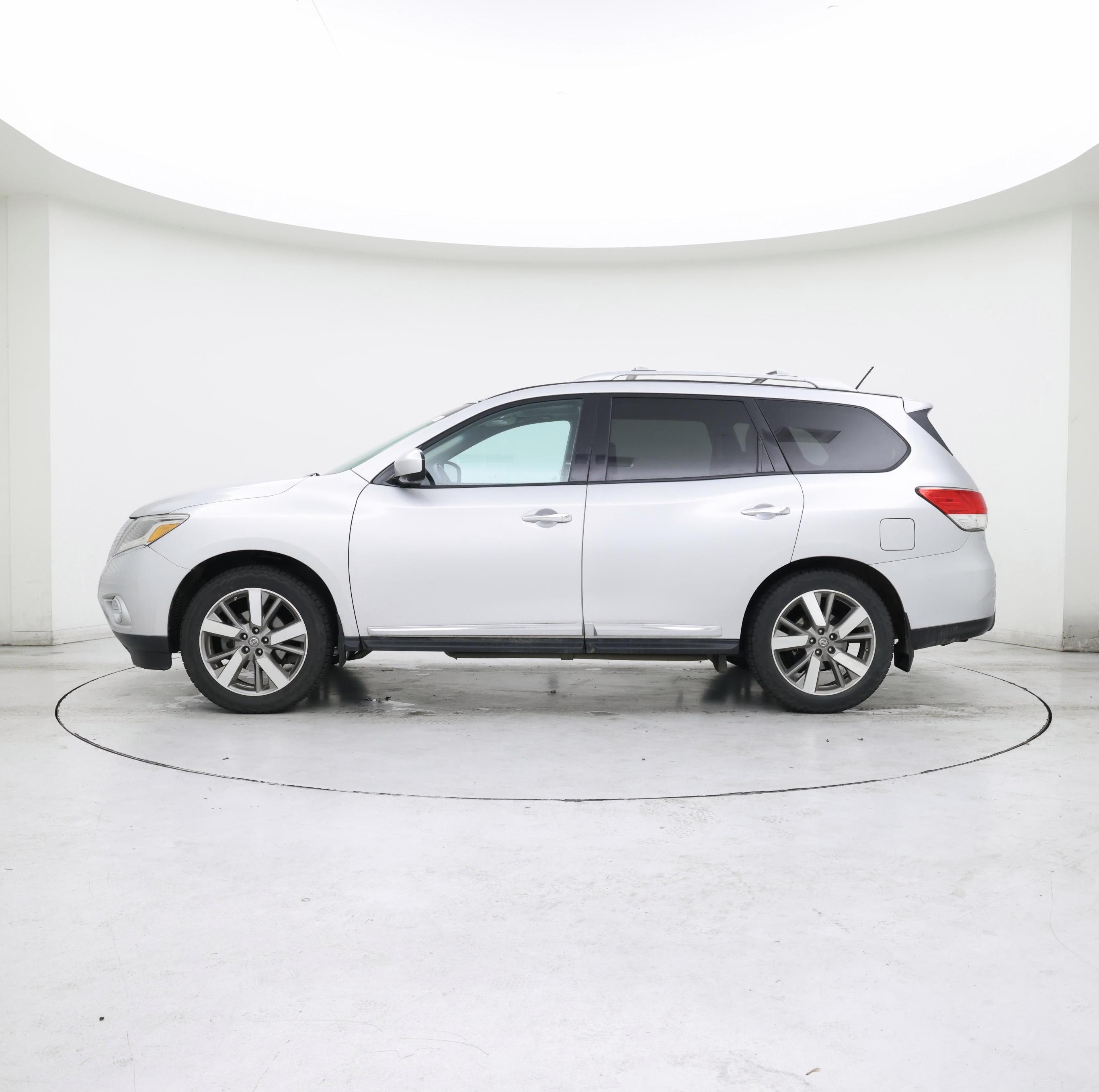 Thumbnail: 2014 Nissan Pathfinder - 3