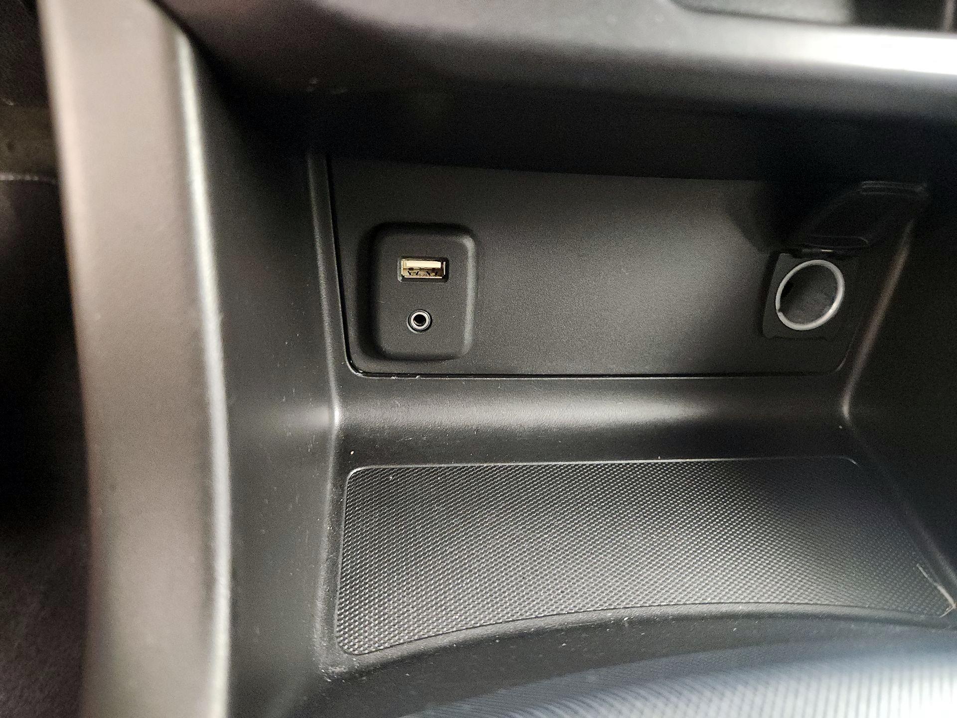 Thumbnail: 2016 Chevrolet Colorado - 19