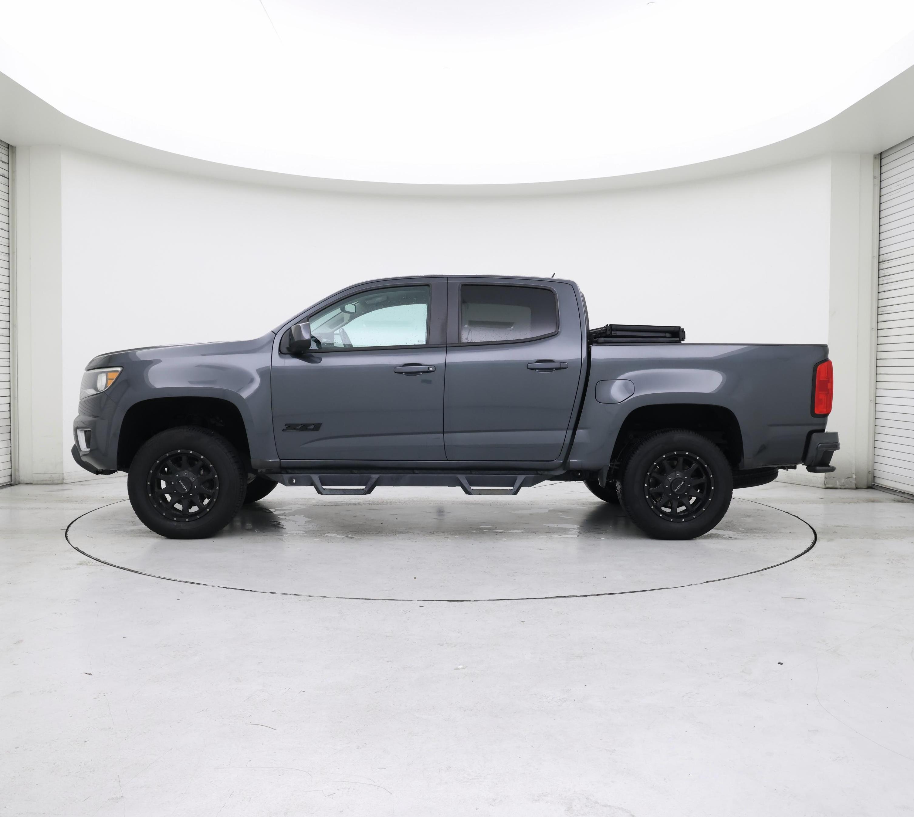 Thumbnail: 2016 Chevrolet Colorado - 3