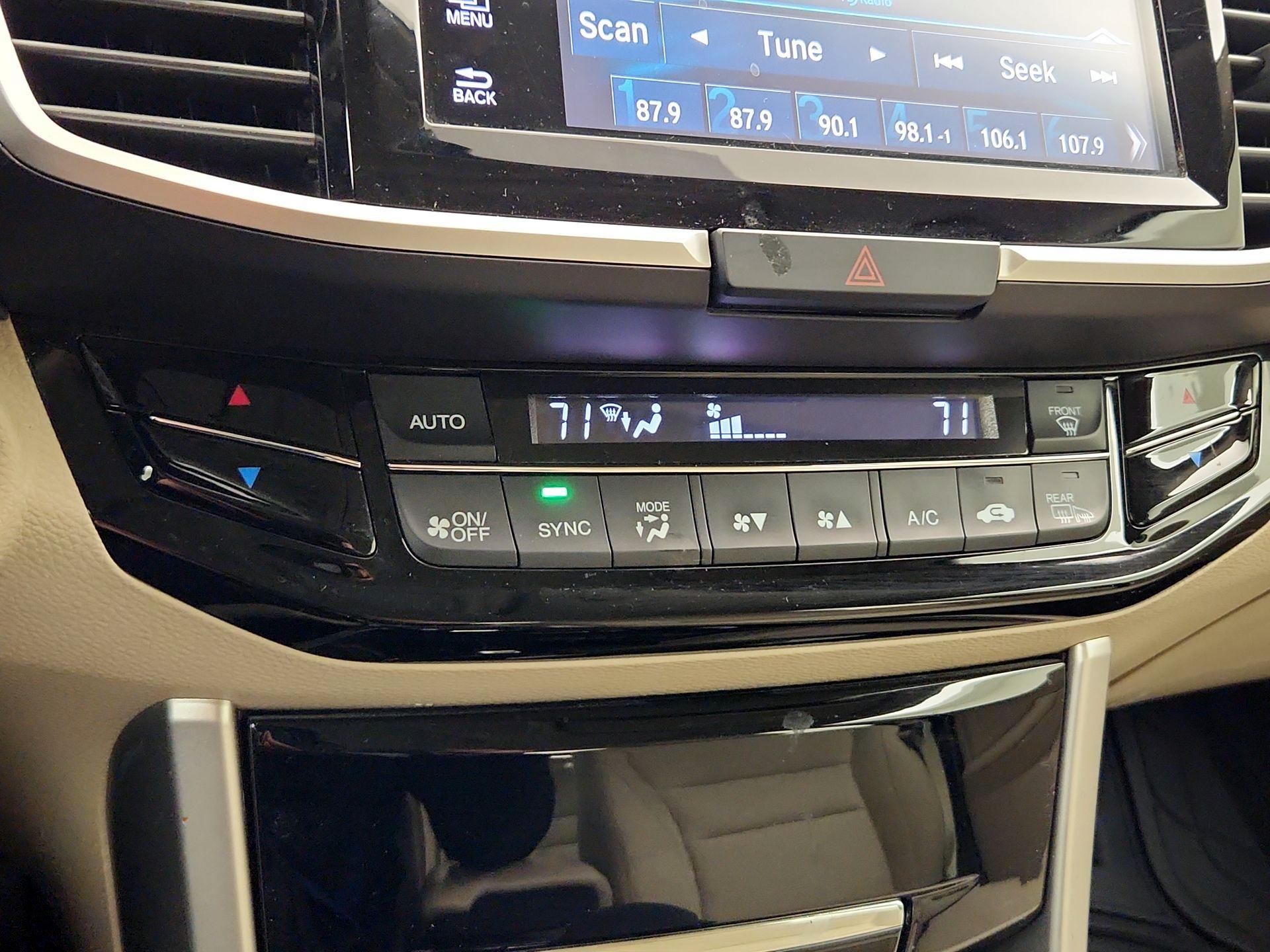 Thumbnail: 2016 Honda Accord - 16