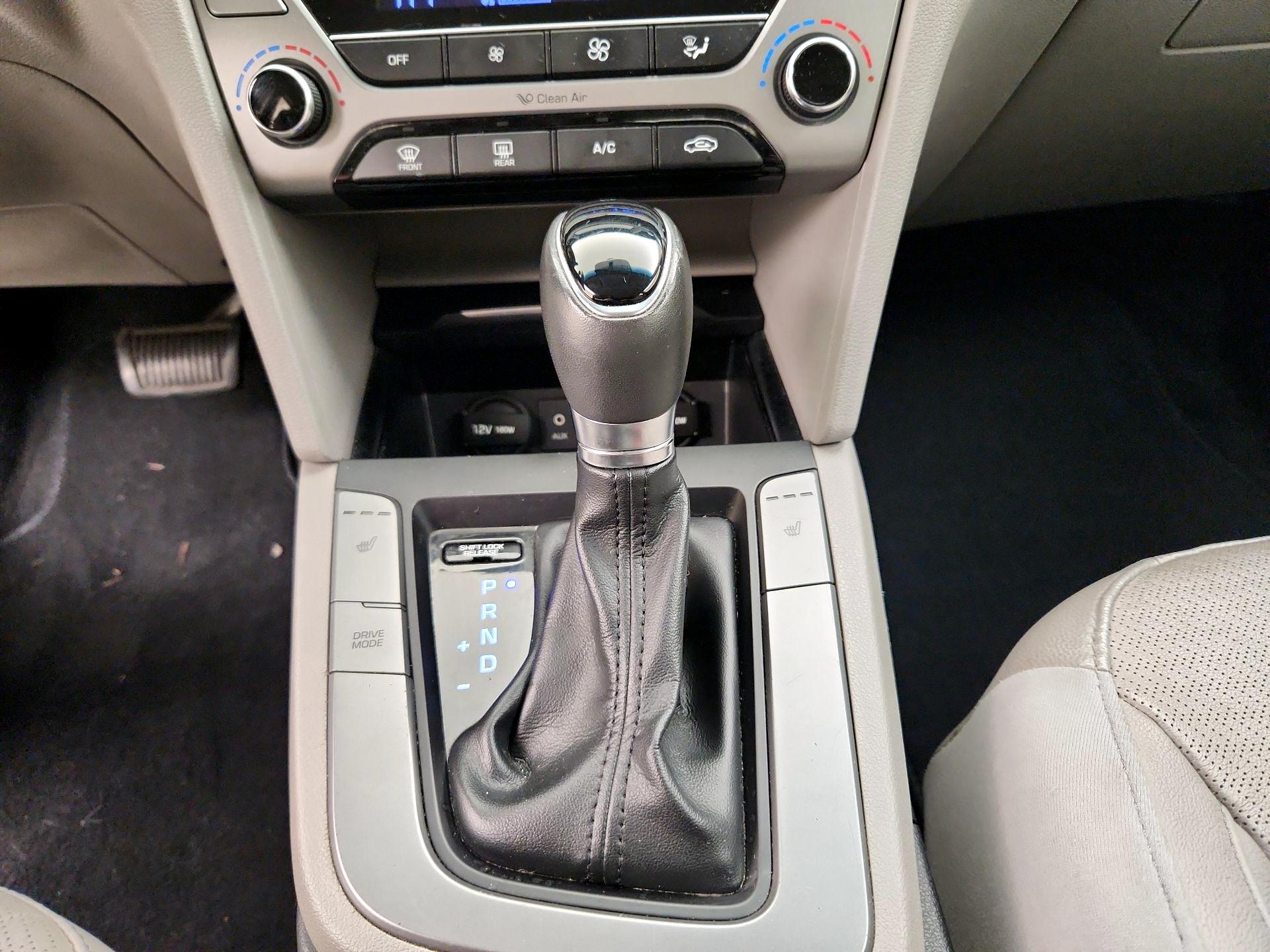 Thumbnail: 2017 Hyundai Elantra - 18