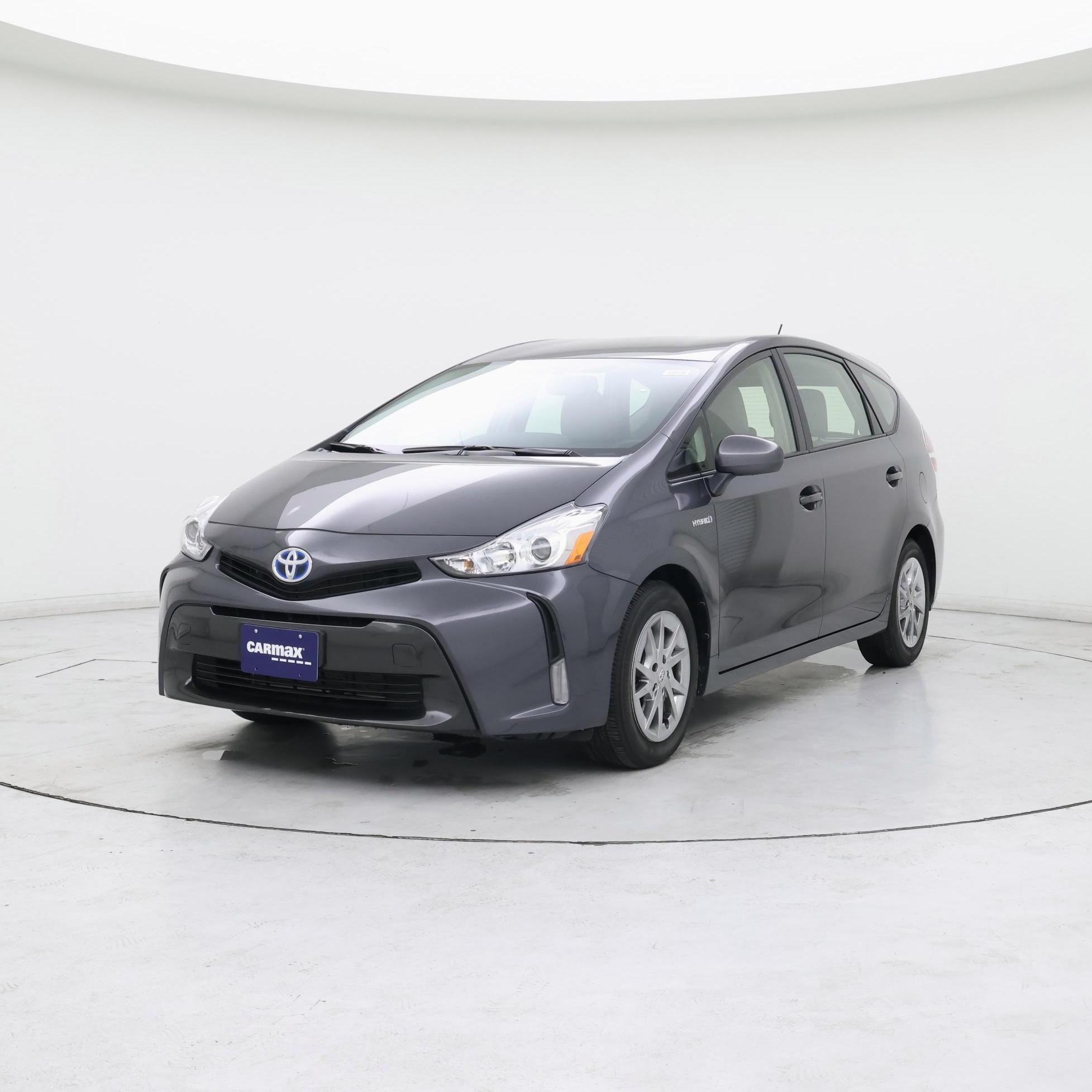 Thumbnail: 2015 Toyota Prius v - 4