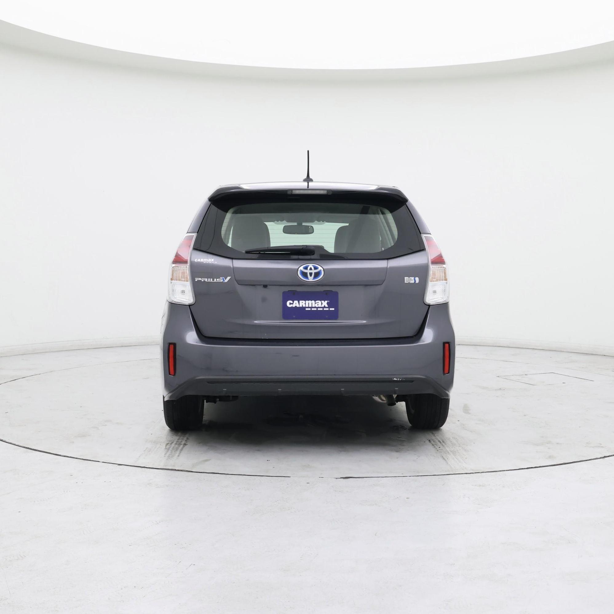 Thumbnail: 2015 Toyota Prius v - 6