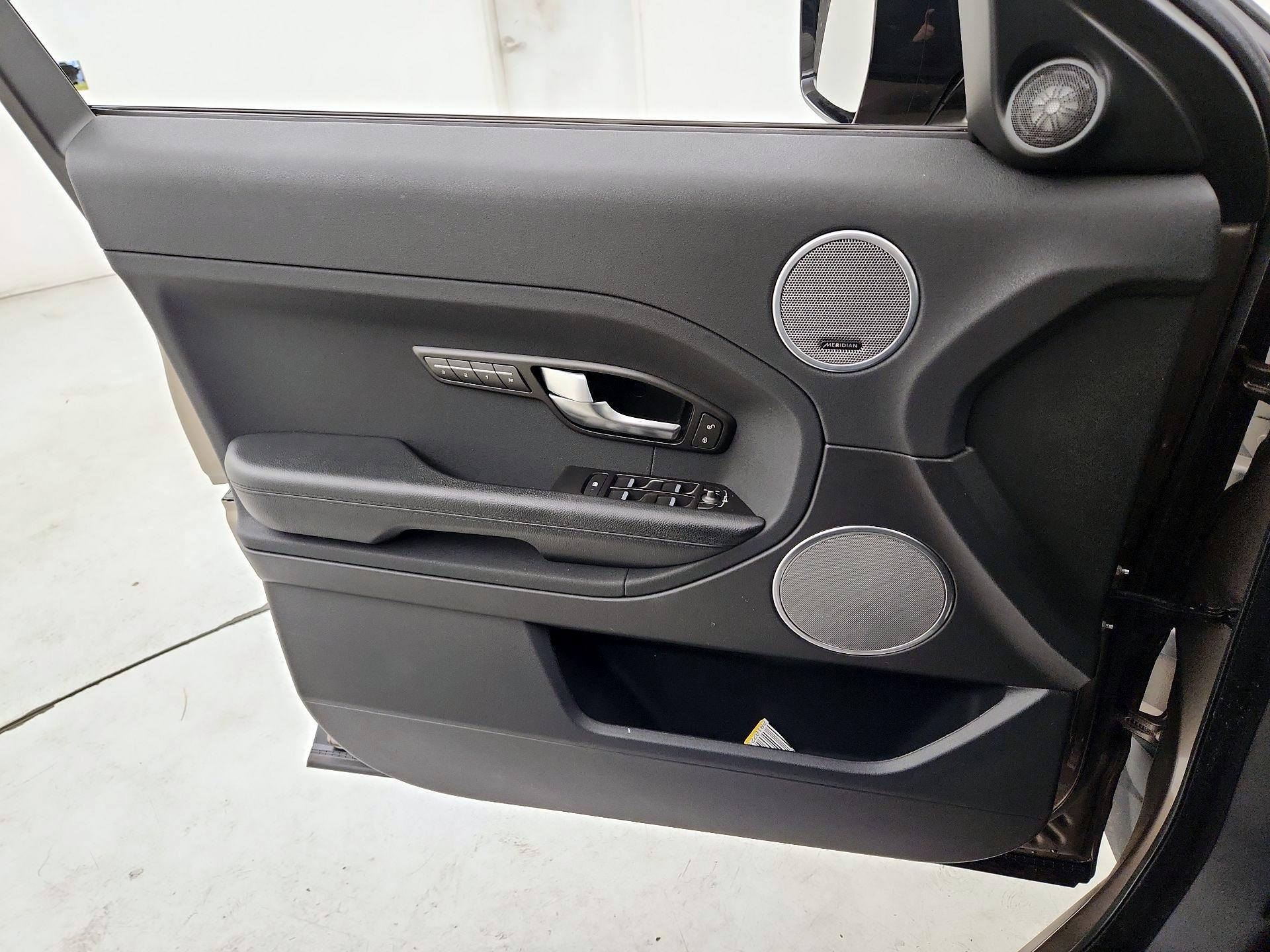 Thumbnail: 2015 Land Rover Range Rover Evoque - 12