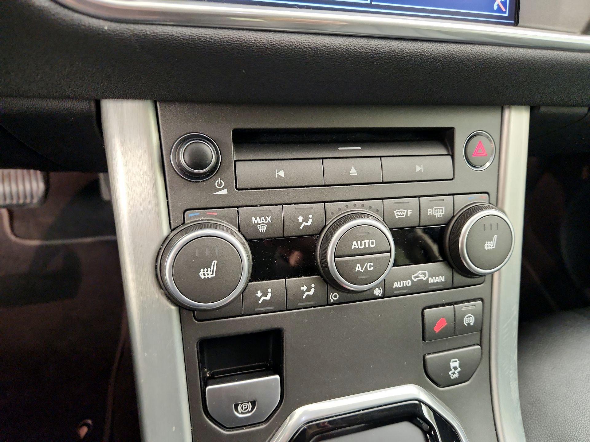 Thumbnail: 2015 Land Rover Range Rover Evoque - 17