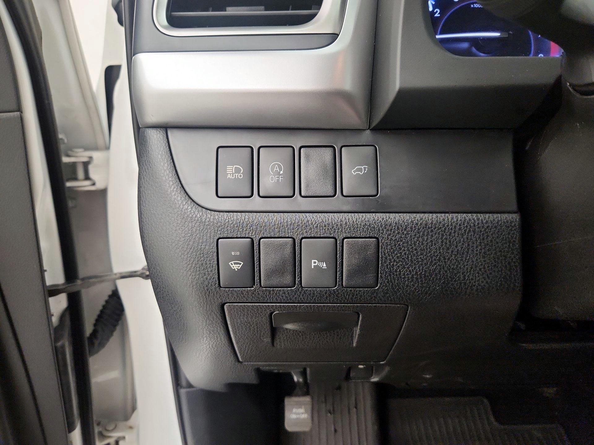 Thumbnail: 2019 Toyota Highlander - 13