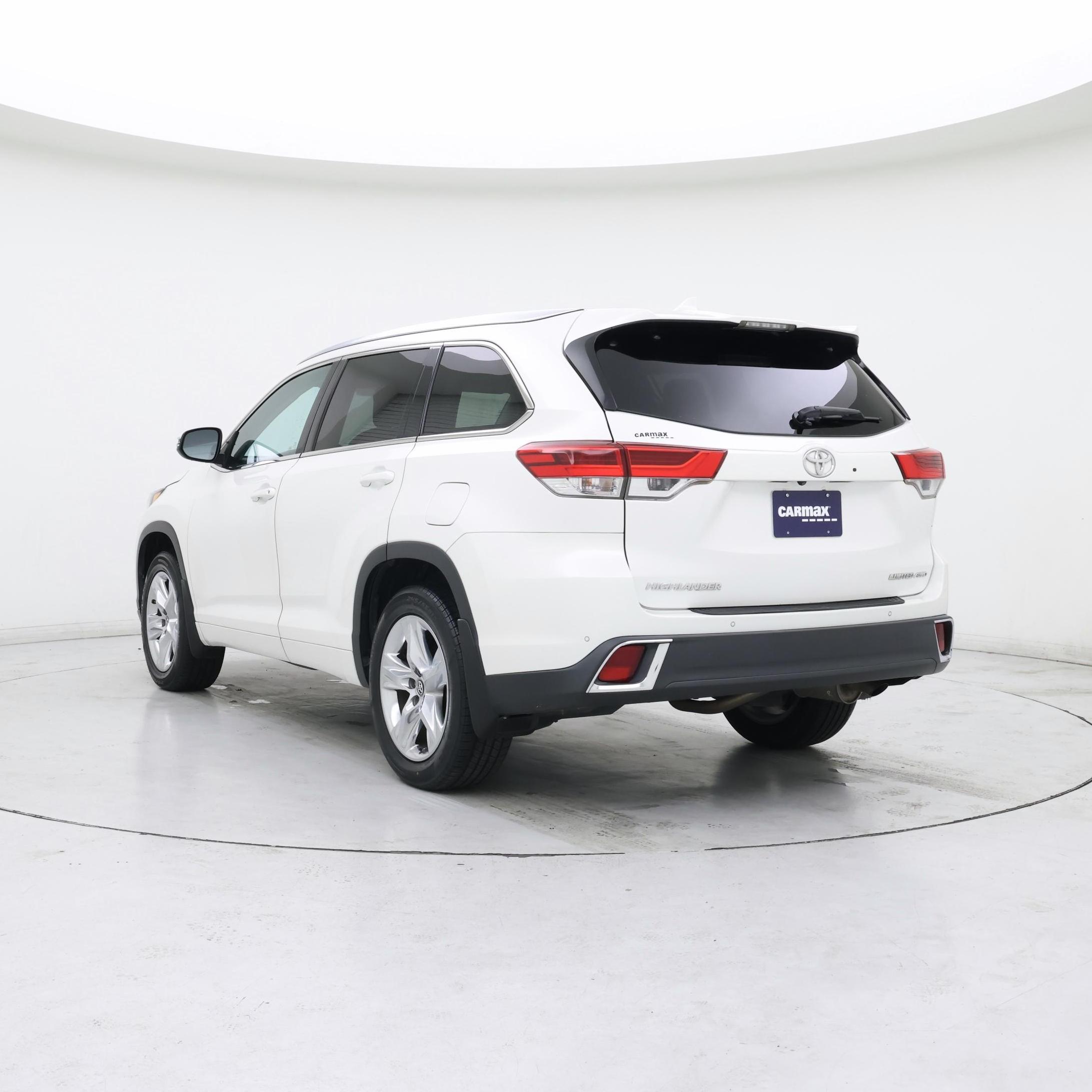 Thumbnail: 2019 Toyota Highlander - 2