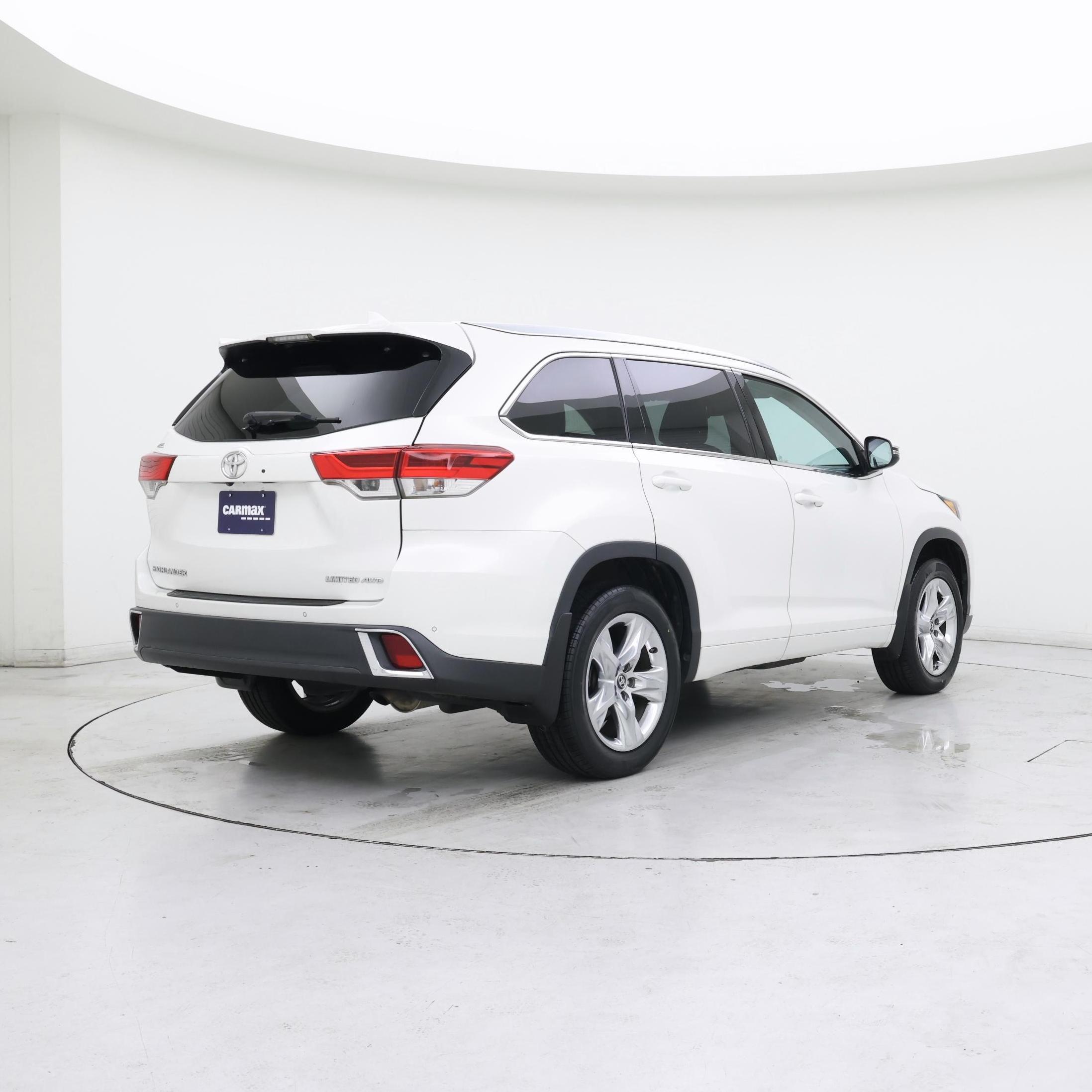 Thumbnail: 2019 Toyota Highlander - 8