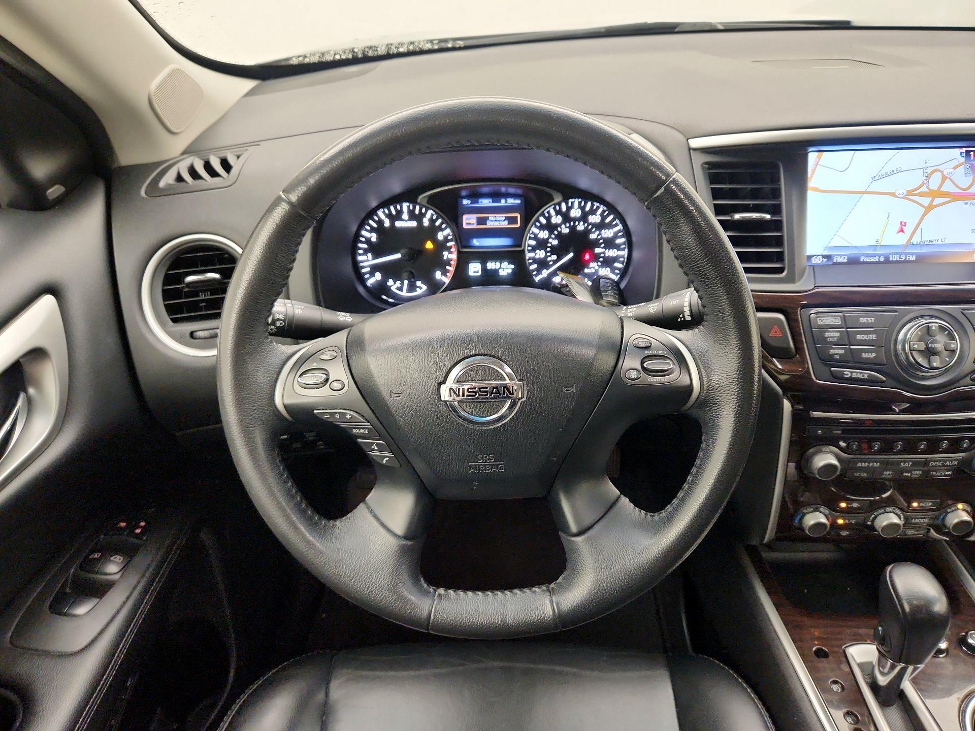 Thumbnail: 2015 Nissan Pathfinder - 10