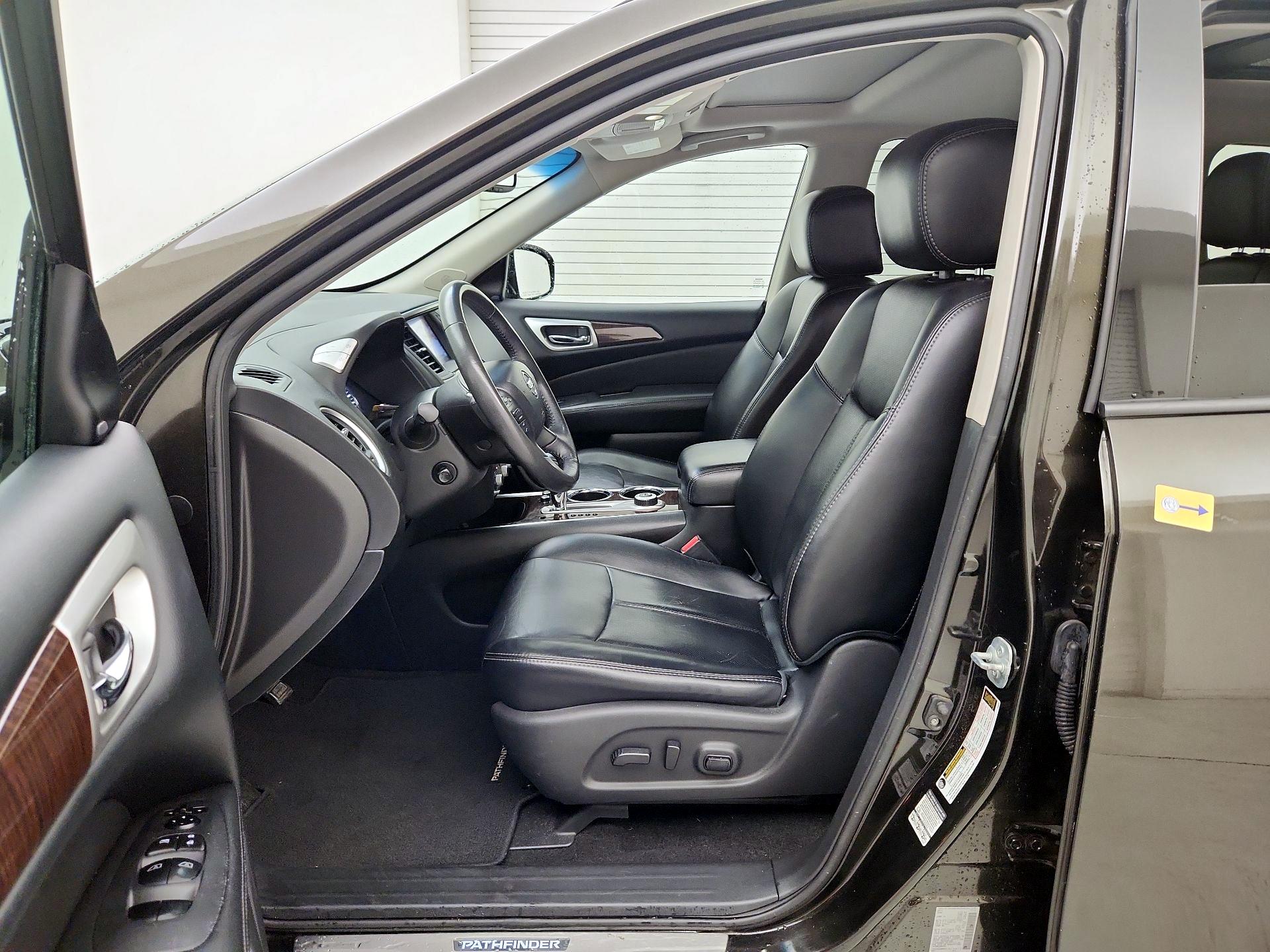 Thumbnail: 2015 Nissan Pathfinder - 11