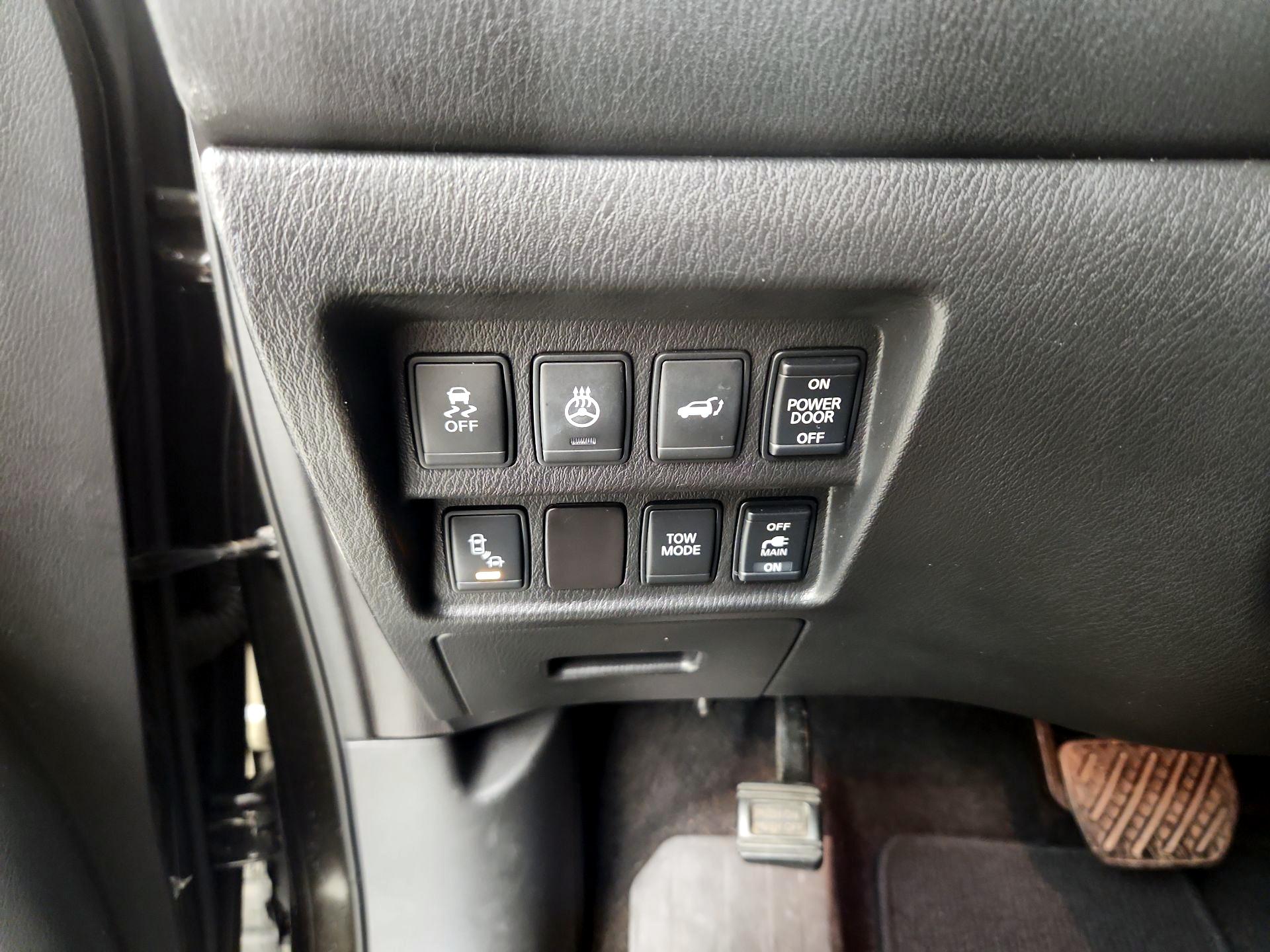 Thumbnail: 2015 Nissan Pathfinder - 13