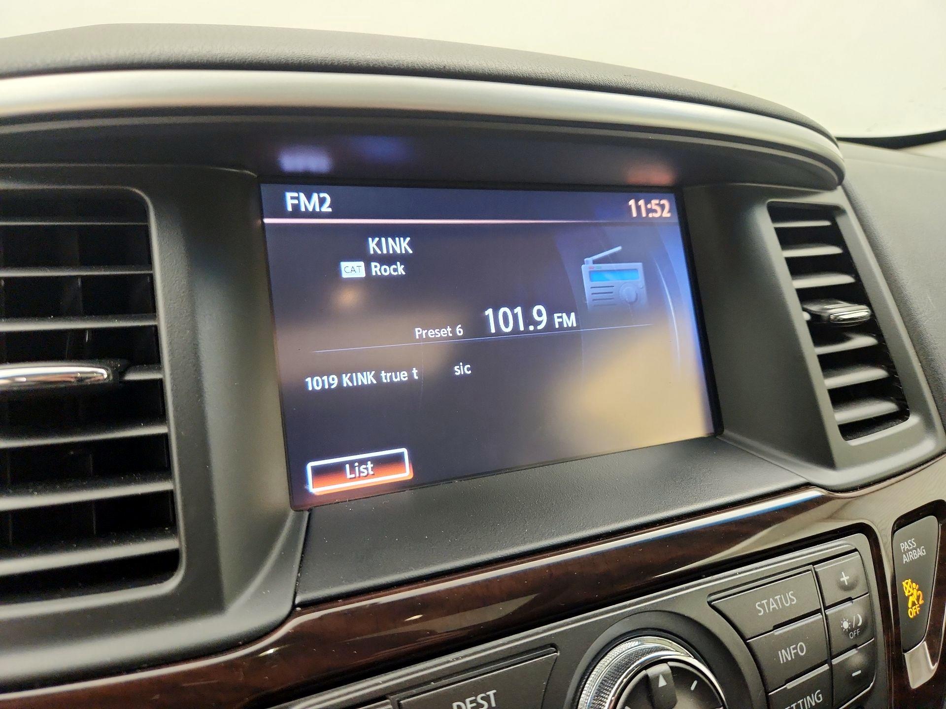 Thumbnail: 2015 Nissan Pathfinder - 16