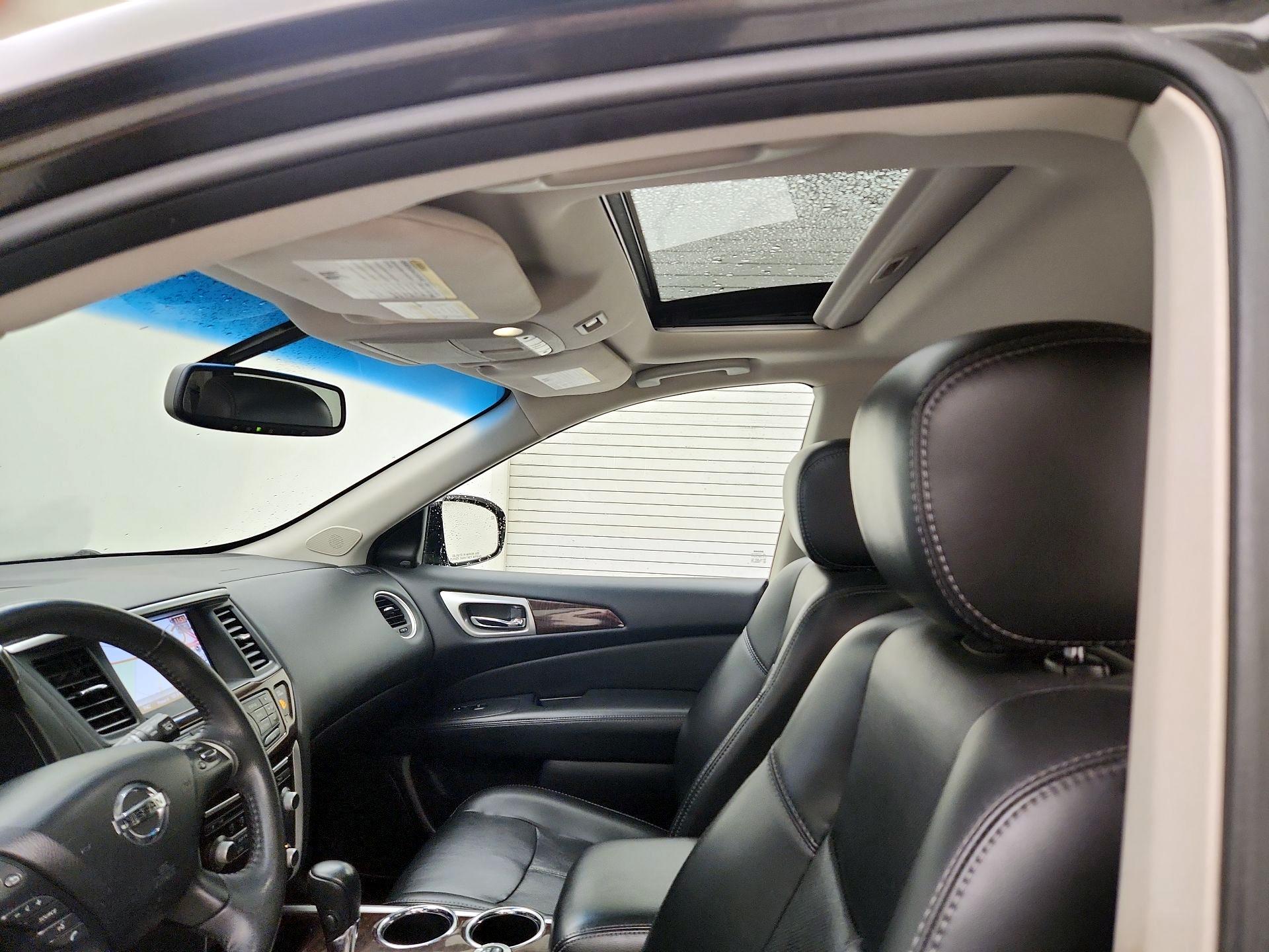 Thumbnail: 2015 Nissan Pathfinder - 20