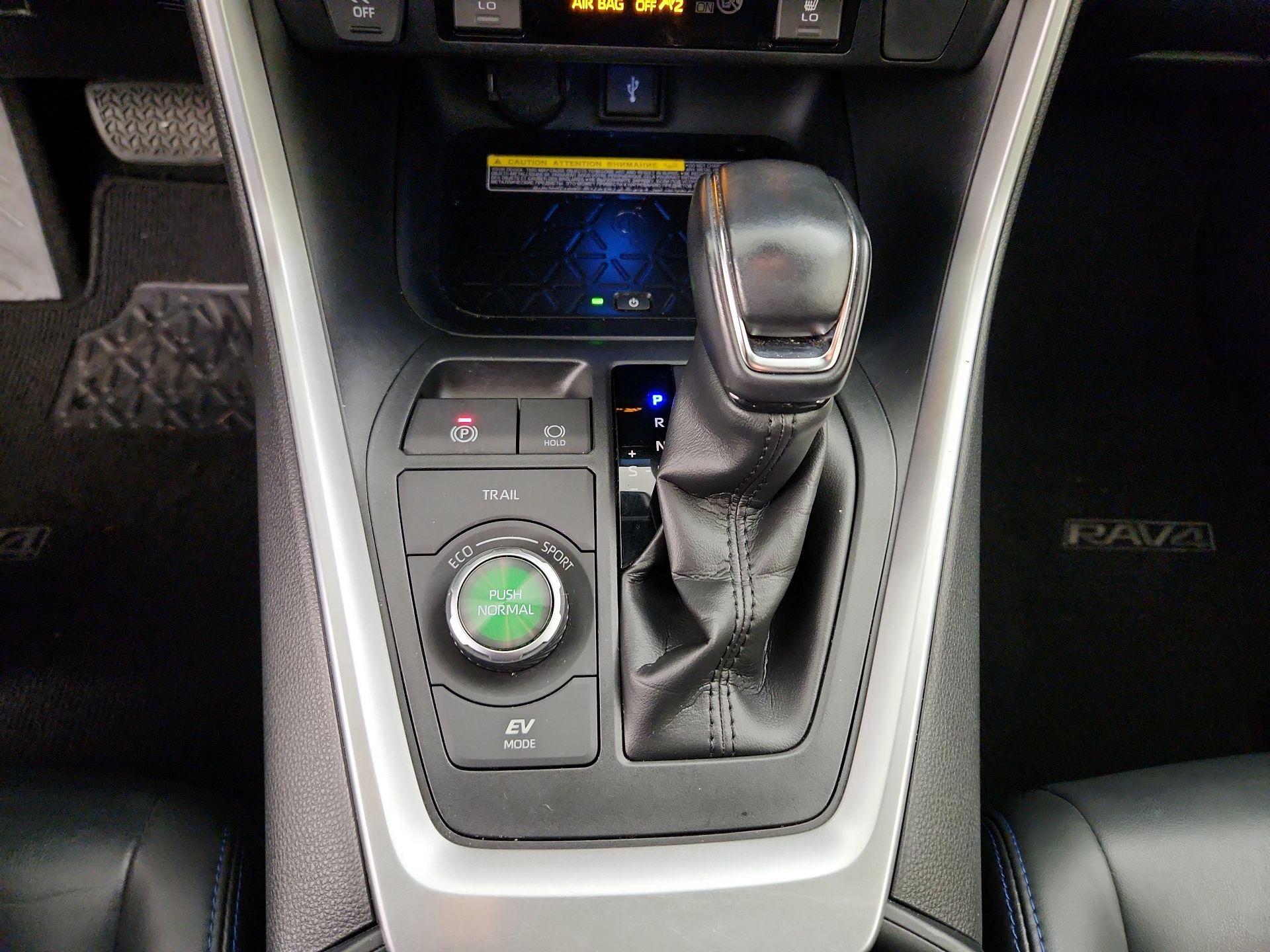 Thumbnail: 2020 Toyota RAV4 - 18