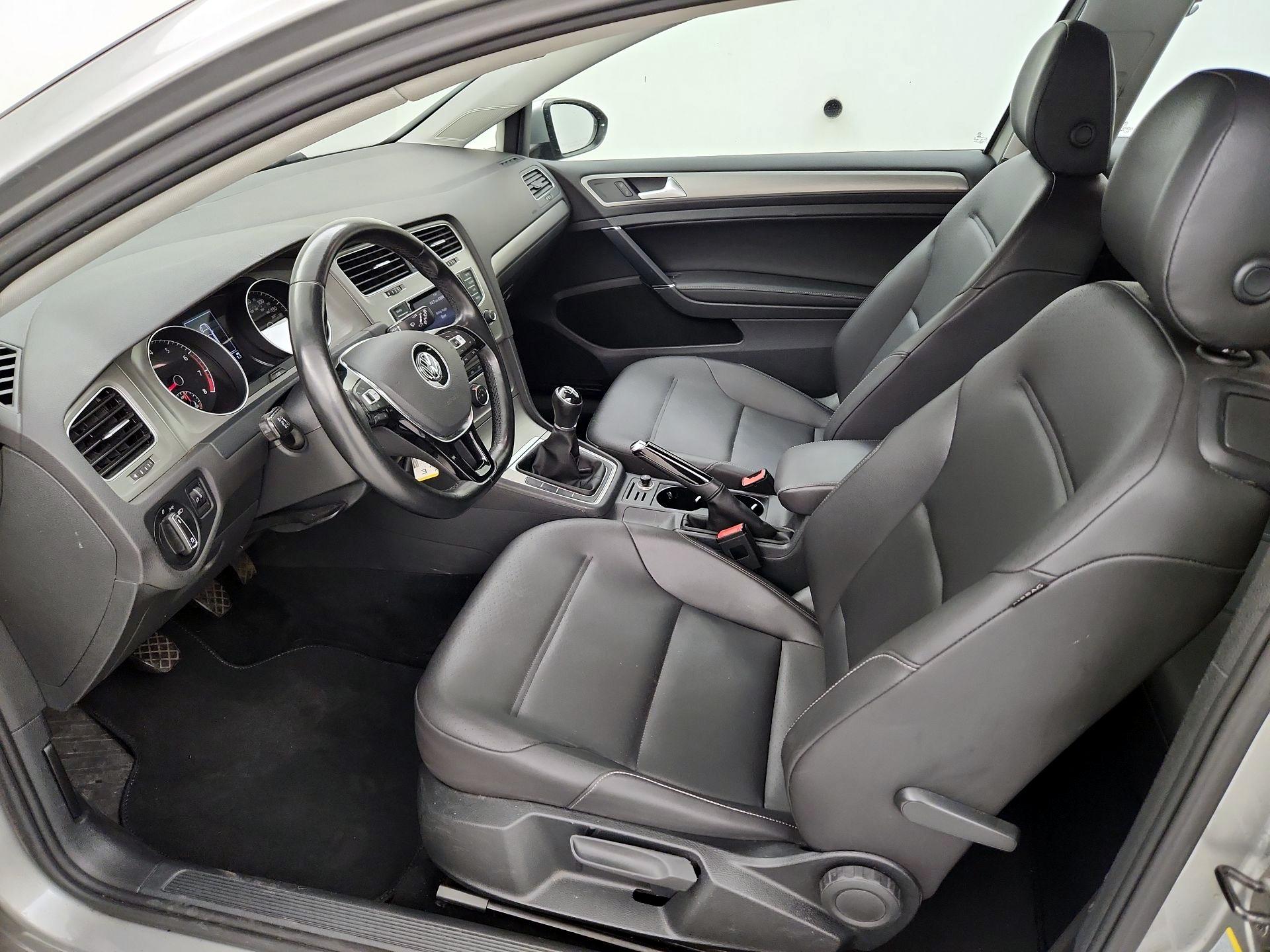 Thumbnail: 2015 Volkswagen Golf - 11