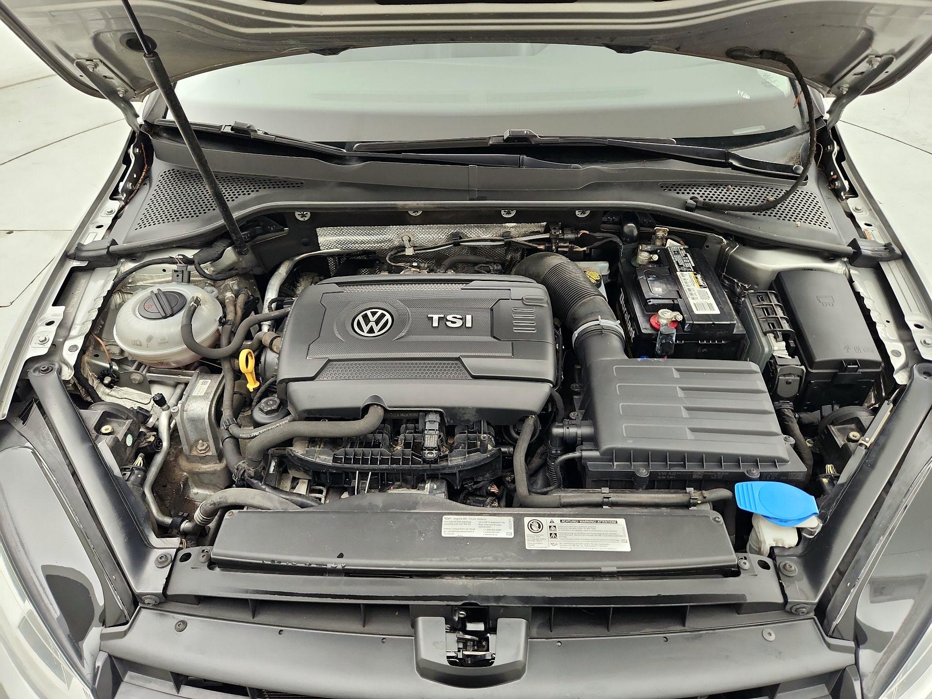 Thumbnail: 2015 Volkswagen Golf - 20