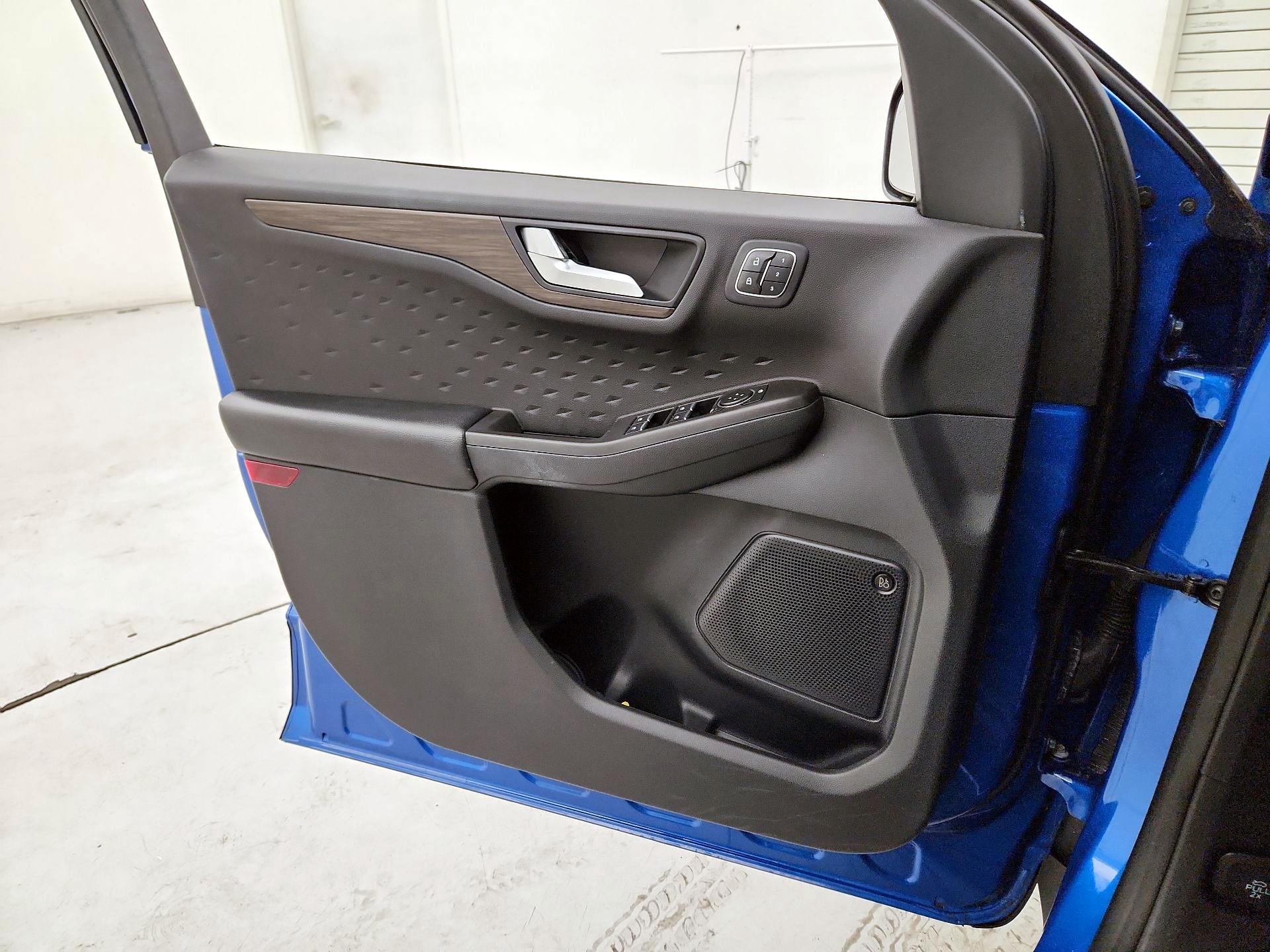 Thumbnail: 2020 Ford Escape - 12