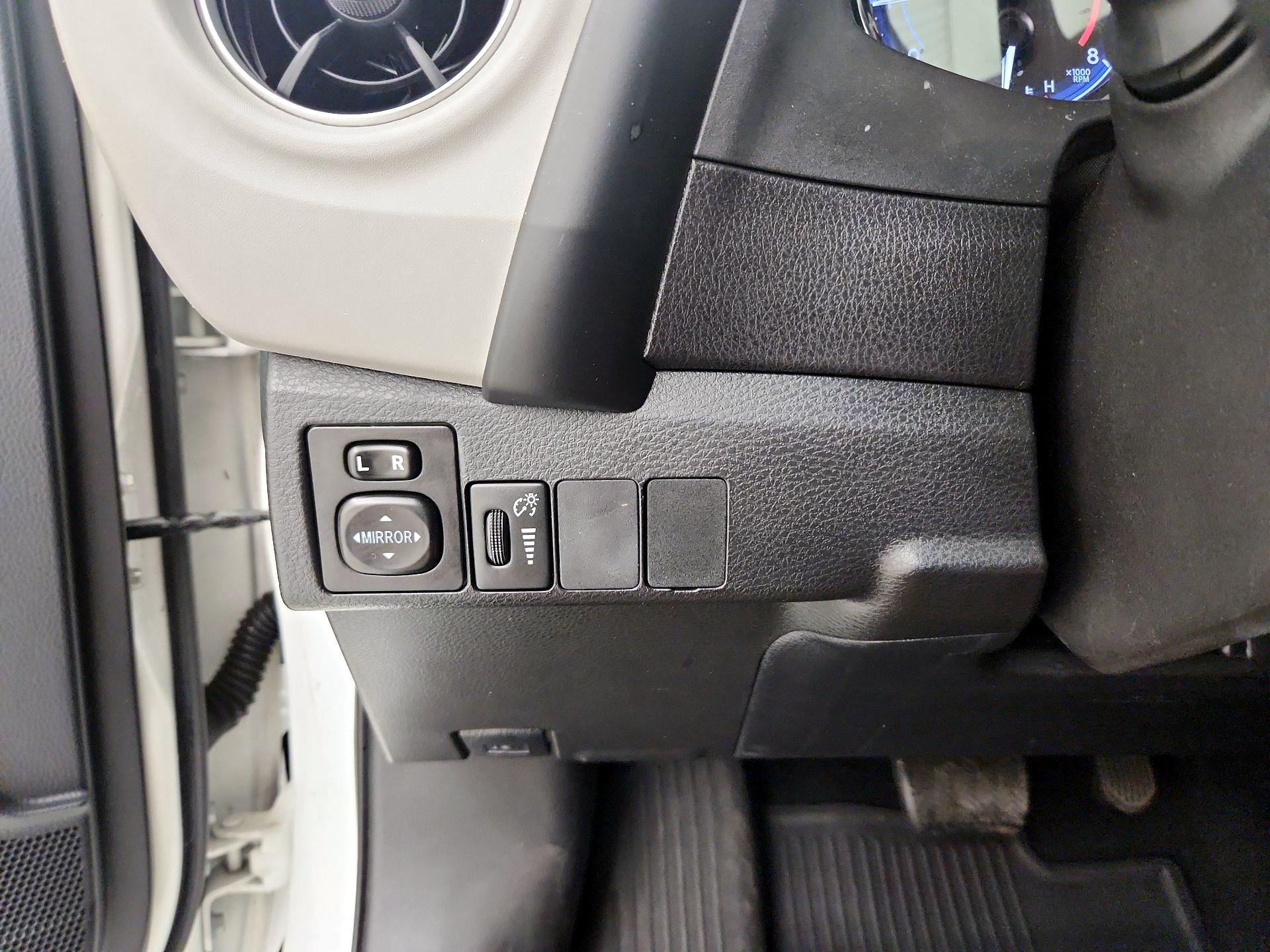 Thumbnail: 2018 Toyota Corolla - 13